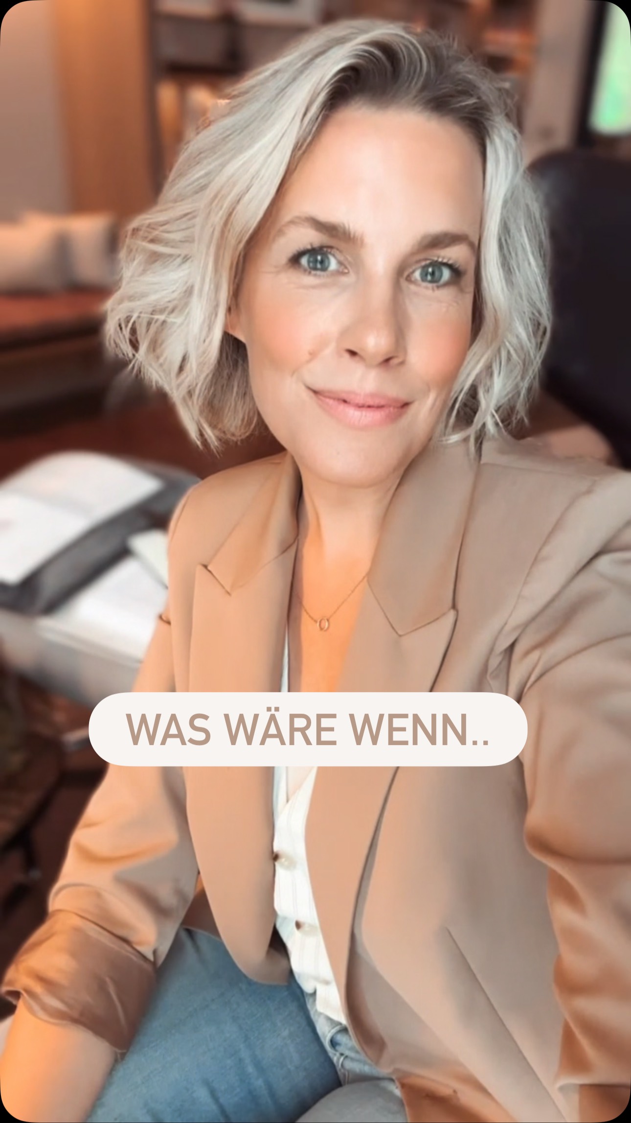 Was wenn es wirklich immer besser wird?
Wenn wir jetzt in den nicht so einfachen Situationen eine Entscheidung treffen die uns mehr Leichtigkeit und Lebensfreude beschert.
Da draußen ist eine Menge los..und zwar warten vor allem unendlich viele Chancen auf Dich
Ist es immer einfach? Nein.
Aber in diesem Moment liegt so viel Zauber.
Hätte ich gewusst wie magisch die Selbständigkeit sein kann, wäre ich früher gesprungen. Wenn man sich einmal bewusst für einen Weg entscheidet werden die Herausforderungen kleiner, weil wir 100% committed sind und immer einen Weg finden.
Wo dich meine Worte gerade auch immer erreichen. Fühle dich ermutigt weiter zu gehen. Es gibt einen Weg, den dein Herz kennt und du noch nicht greifen kannst. 🦋
Geh weiter und zeig dich der Welt. Sprich über das was dich begeistert und bewegt. Frag um Hilfe. Wenn wir uns bewegen gehen Türen auf. Vergiss das nicht!
You‘ve got this!
Umarmung
Lotta
✨✨✨✨✨✨✨
#businessmentor #soulbusiness #potenzialentfaltung #markenatelier #sichtbarkeit #businessaufbau