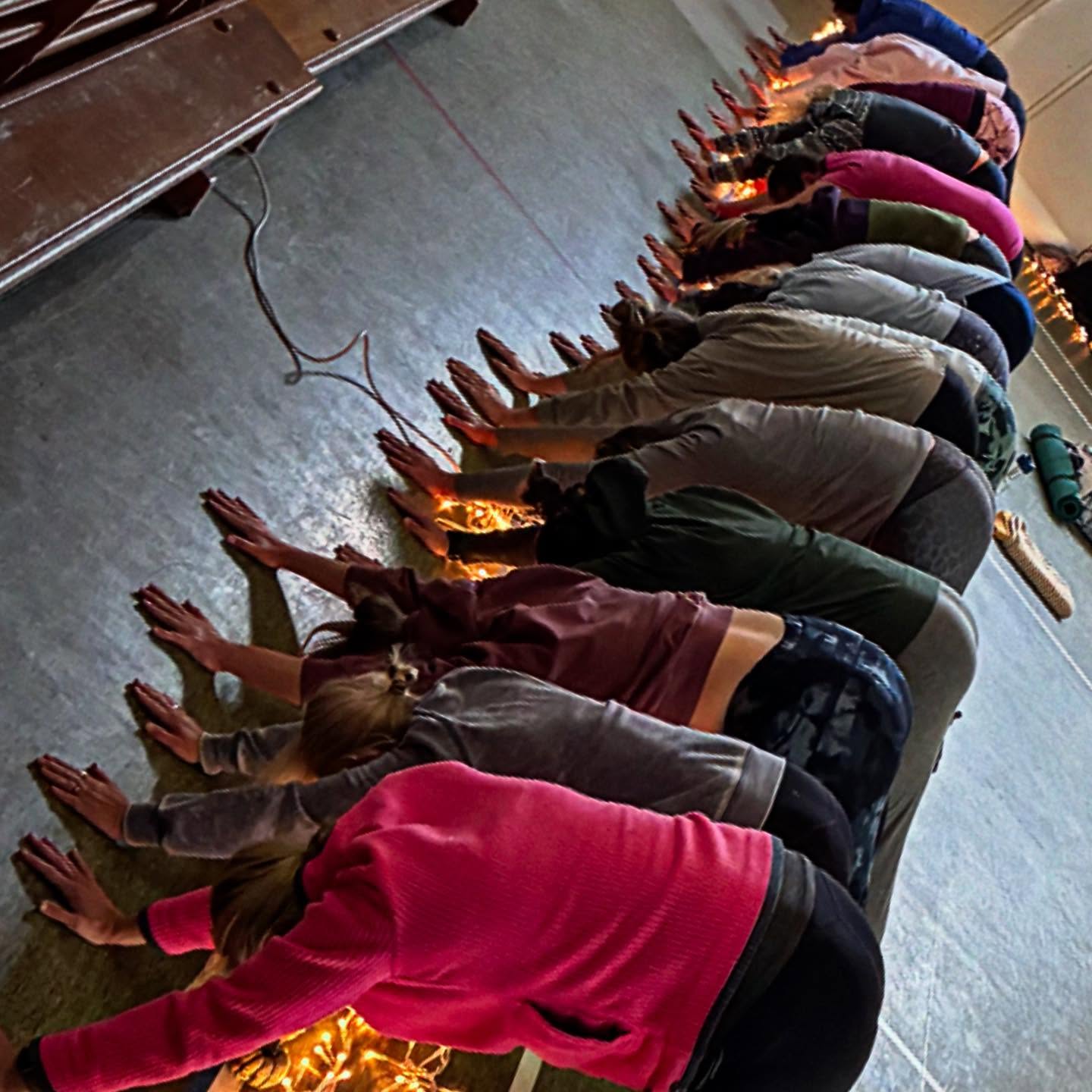 Downward dog community caterpillar 🤩 🐛
.
3 weeks until the winter defence yoga workshop and wreath building weekend
Message to book your spaces if you haven’t already
.
.
#plymflowyoga #yoga #yogapractice #flowyoga #vinyasa #vinyasaflow #yogaclass #plymstock #plymouth #yealmpton #yealmptoncommunitycentre #brixtondevon #southhams #devon #yogaworkshop #yin #meditation