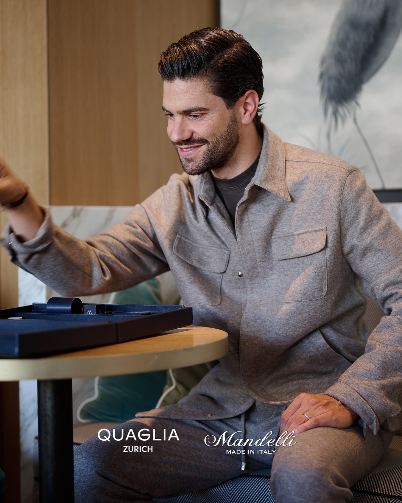 MANDELLI - Homedress in Jersey Cashmere from Loro Piana. Navy Blue & Beige. Pure Elegance. Pure comfort.
This is the look that stays premium at home and outside. Luxury that feels effortless and modern. Discover our exclusive MANDELLI X QUAGLIA collection!
#quagliazurich #mandelli #luxurylifestyle #casual #homedress