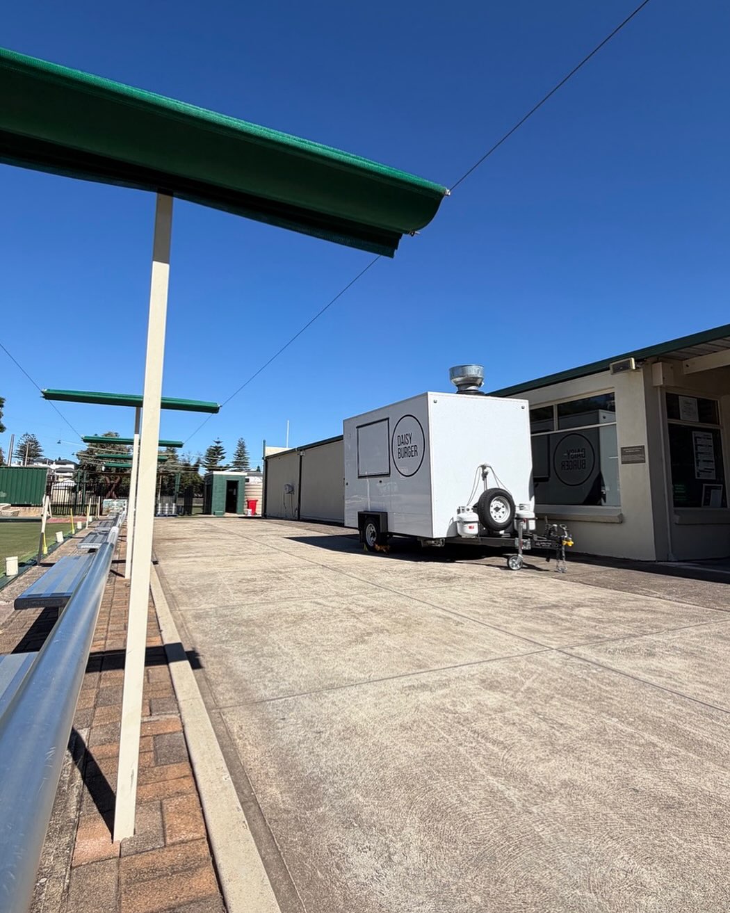 🎉 Birthday vibes + burgers = the ultimate combo!
We rolled into Grange Bowling Club for a birthday bash and it was an absolute win all round — good tunes, cold drinks, lawn bowls, and Daisy Burger serving up the burgers! 🍔💥
If you’re planning a party, hit us up — we bring the flavour, you bring the crew. 🙌
#DaisyBurger #GrangeBowlingClub #BirthdayWin #AdelaideEats #FoodTruckParty #BurgerLovers #GoodTimesAndGoodFood #adelaidesmallbusiness #adelaidefoodtrucks #adelaidefood
