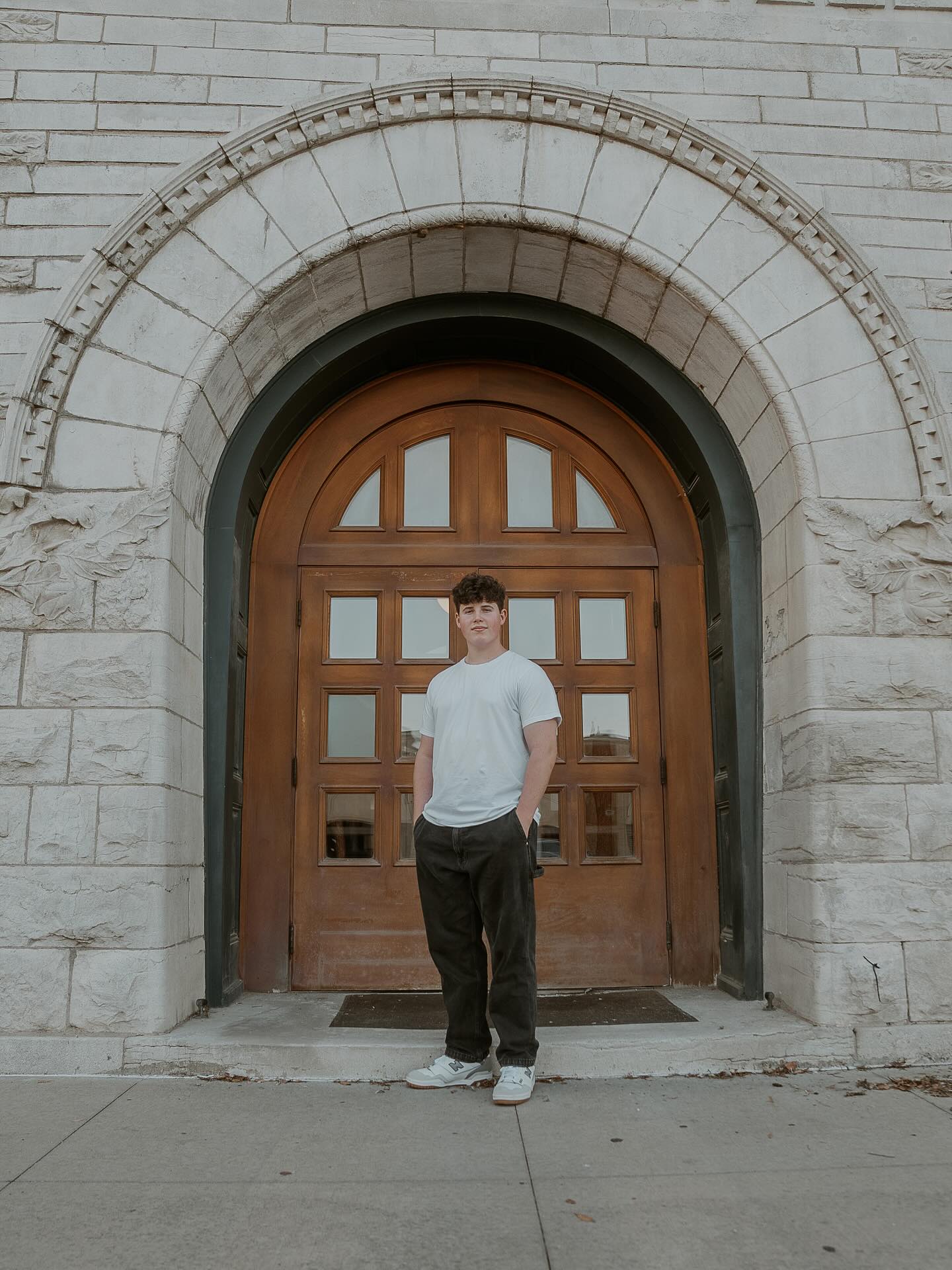 A few more shots from Benaiah’s downtown senior session. ⚡️📸
——
#senior #seniorportrait #photoshoot #seniorsession #classof2026 #sony #yearbook #mophotographer #midwestphotographer