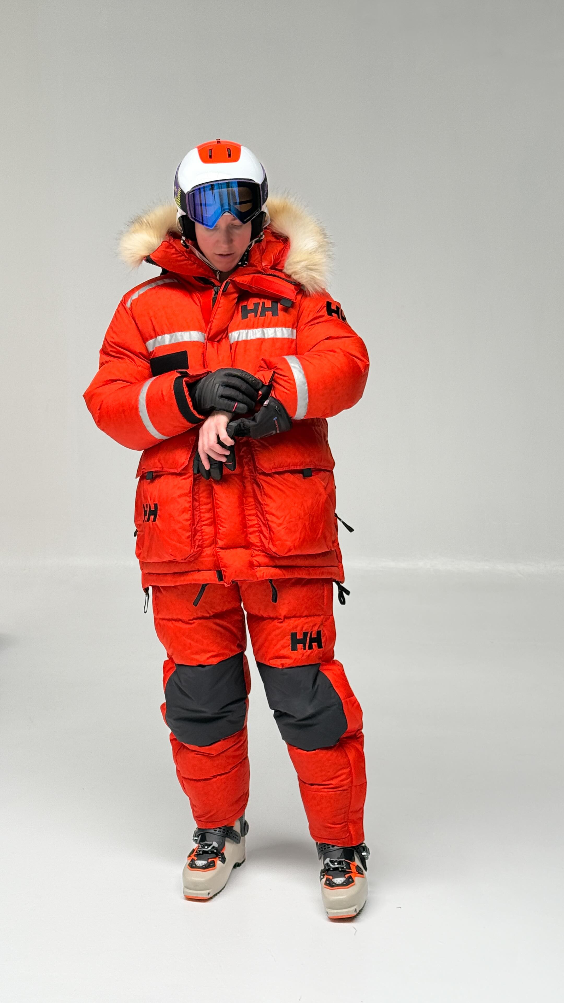 Getting ready for Antarctica… pumpkin edition 🎃
⛷️❄️ One thing’s for sure — @hellyhansen has equipped me perfectly for our 3-month kite-ski expedition crossing the continent in the name of science.
⏱️ See you there in just a few hours!
Thank you all for following our journey here! 💙
🌐 Stay tuned here and on our website to follow our expedition in real time.
Next stop: Antarctica! 🇦🇶
🔔 Subscribe to follow the preparation and experience the great adventure live!
#underantarctica #hellyhansen