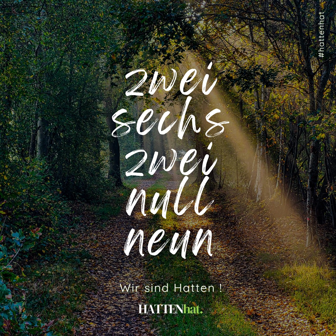 🍂 zwei – sechs – zwei – null – neun 🍂
Das sind nicht nur Zahlen – das ist unsere Heimat.
Wälder, Wege, Menschen – elf Dörfer, ein Gefühl: Hatten. 🌾
Von Sandkrug bis Dingstede, von Kirchhatten bis Tweelbäke-Ost –
wir alle teilen dieselbe Postleitzahl und denselben Herzschlag. 💚
👉 Entdecke, was Hatten so besonders macht – Geschichten, Menschen und Orte, die unsere Gemeinde lebendig halten:
🌐 www.hattenhat.de
Wir sind Hatten! 💫
Und du – aus welchem Dorf kommst du? 💬
—
📸 Sven Döhren @svendohrenhobbyfotografie
#hattenhat #wirsindhatten #26209 #Heimatliebe #entdeckehatten #Norddeutschland #hatten