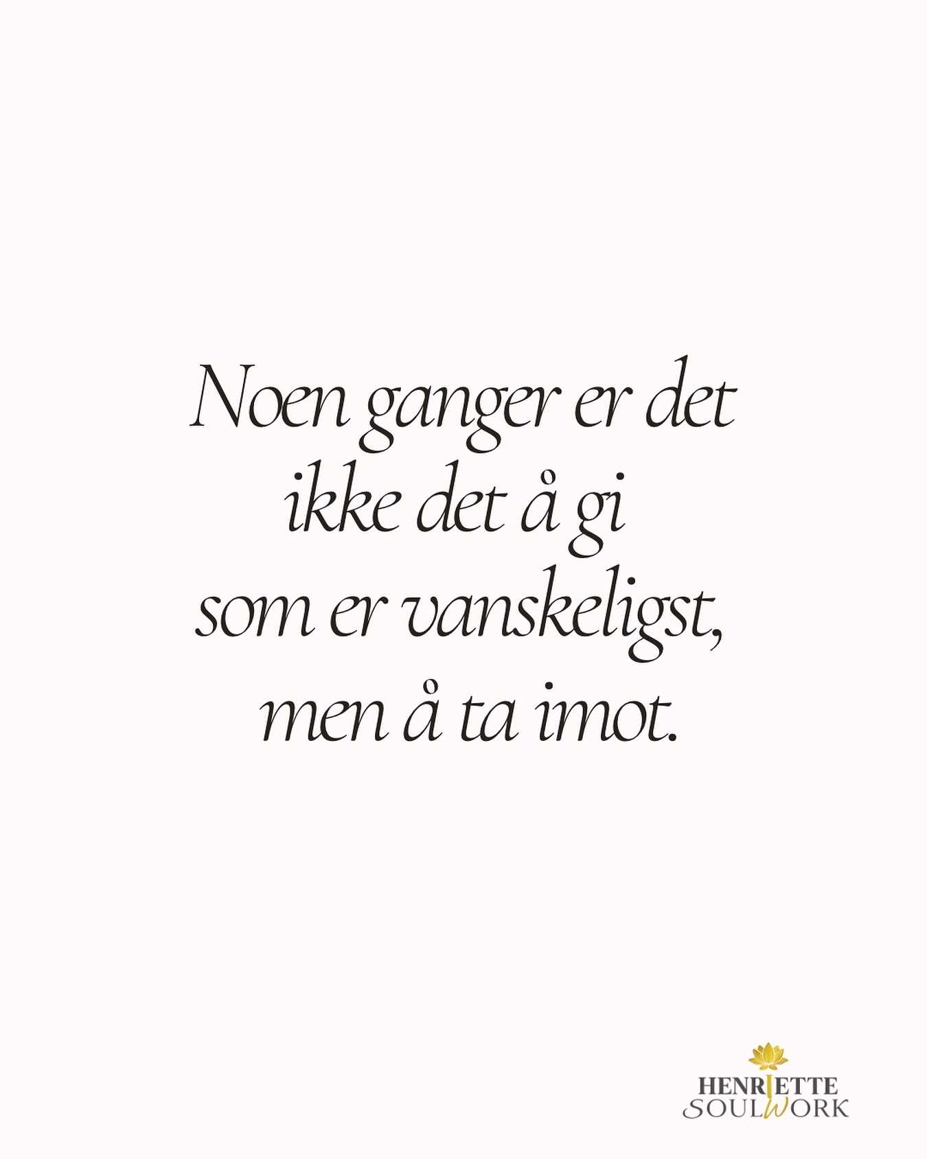 Å la noen se helt inn, forbi alt det vi prøver å beskytte.
Å kjenne virkelig på ubetinget kjærlighet. Uten noen som helst forventninger, men bare ren kjærlighet.
Når noen ser deg slik du er, sånn helt inn til hjertet, kan det føles overveldende.
For plutselig smelter veggene du har bygget opp så lenge for å beskytte deg. Fordi noen ser og akseptere deg for akkurat den du er.
Noen ganger er det ikke det å gi som er vanskeligst, men å ta imot.
For når vi tar imot, må vi åpne oss. Vi slipper kontrollen, og viser at vi faktisk trenger noen, og det kan kjennes sårbart.
Mange av oss har lært at kjærlighet må fortjenes, at vi må “gi tilbake” for å være verdt noe. Derfor kan det å ta imot omsorg, kjærlighet eller hjelp vekke ubehag.
Det kan minne oss på tidligere opplevelser av svik, forventninger, avvisning eller skam. Den delen i oss som tror at det ikke er trygt å stole på noen helt og at det er tryggest å klare alt alene.
❤️Men kjærlighet handler ikke om byttehandel.
Den er ren, ubetinget og fri for krav.
Å ta imot uten å tenke at noen forventer noe tilbake, er en måte å vise både tillit og styrke på. Å tørre å vise sårbarhet og alle sider av seg selv, uten frykt for å bli dømt, brukt eller misforstått.
For kjærlighet kan komme i mange former: en sårbar samtale, en gave, eller fysisk hjelp når man trenger det.
Vi går alle gjennom perioder i livet der vi trenger støtte, og det er helt naturlig å lene seg på andre.
Og noen ganger møter vi mennesker som har det motsatt. Som synes det er vanskelig å gi, mens vi strever med å ta imot.
Da blir det et speil, der begge får lære noe om balanse, grenser og tillit.
Jeg skriver dette fordi jeg vet hvor vanskelig det kan være. Jeg øver fortsatt på det selv. Å ta imot kjærlighet, i alle former, og la kroppen og hjertet få kjenne at det er trygt🤍
#selvutvikling #indrearbeid #kjærlighet #ubetingetkjærlighet #sårbarhet #personligutvikling
#selvkjærlighet #mentalhelse #livsreise #healing #bevisstliv #trygghet #balanse #grenser #henriettesoulwork#livsveiledning