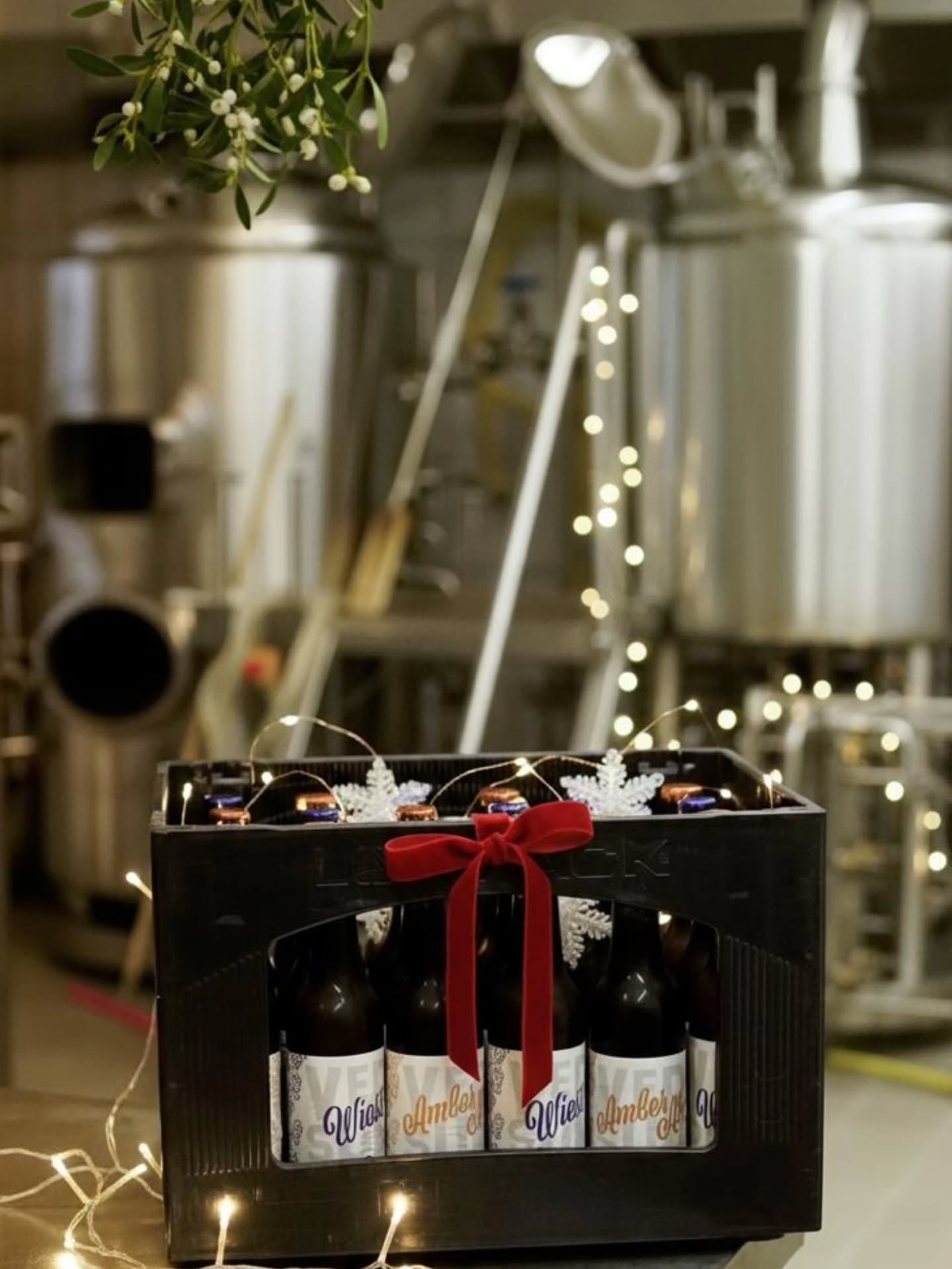 Noch keinen Adventskalender?🎅
Kein Stress – unser Kasten hat 24 gute Gründe, sich auf Weihnachten zu freuen. 🍺✨
Täglich öffnen ausdrücklich erlaubt! 🎁🖤