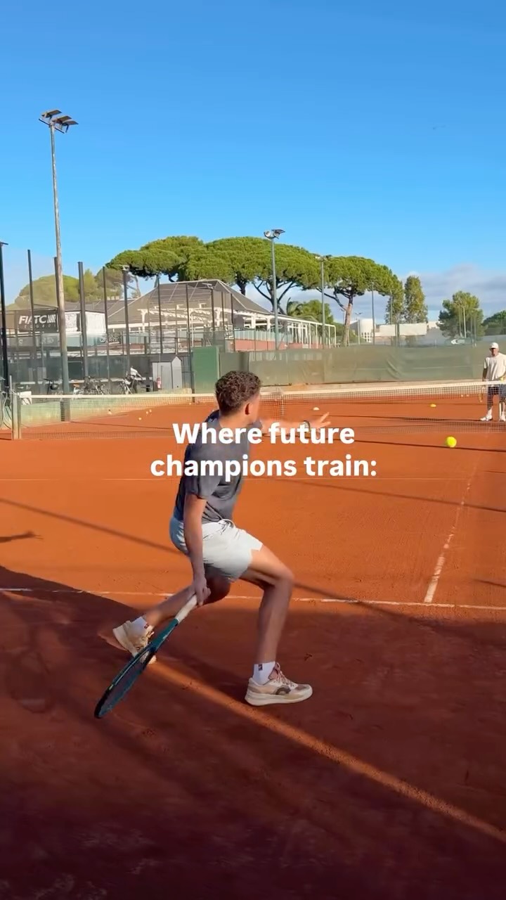 Every shot, every step — shaping tomorrow’s champions 💪🏽
#elitetennisacademy
#tennistraining
#tennisbarcelona
#tennisacademy
#barcelonatennis
#tennisspain
#tenniscoaching