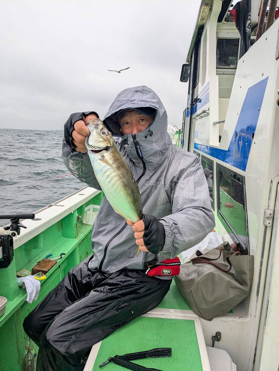 11/9 午前アジ乗合船
雨でしたが出船してきました、はじめ空