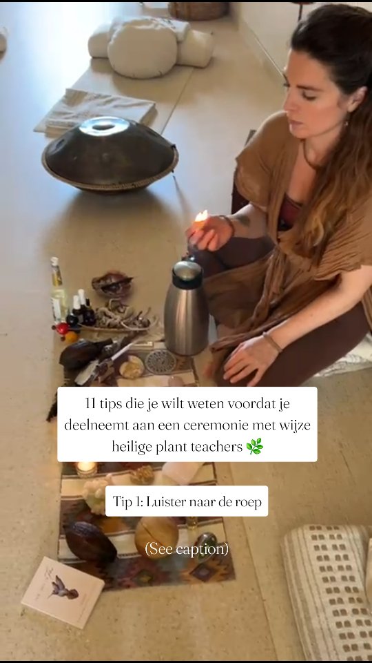 11 tips voor jouw eerste sacred plant ceremonie 🌿
Er komt een moment dat je het voelt…
Een innerlijke roep. Nieuwsgierigheid dat overwint.
Een plantmedicijn dat steeds opnieuw op je pad verschijnt. Een zachte stem die zegt: “Het is tijd.”
Zo is het ooit bij mij begonnen en wat ben ik blij dat ik geluisterd heb.
Voor wie deze roep voelt — hier 11 waardevolle richtlijnen om bewust en liefdevol dit pad te bewandelen;
1. Luister naar de roep – het innerlijke weten dat dit jouw pad is.
2. Vertrouw op je intuïtie bij het vinden van de juiste facilitator en ceremonie.
3. Vraag rond naar ervaringen van anderen die je vertrouwt.
4. Doe je research – zowel over het plantmedicijn als over de organisatie of facilitator.
5. Luister naar je hart. Een beetje spanning of angst is normaal, en vaak juist een teken van groei.
6. Lees ervaringen en reviews van deelnemers.
7. Vertrouw erop dat Spirit de juiste mensen op je pad brengt.
8. Zoek dit pad niet als een quick fix – plantmedicijnen zijn geen oplossing, maar een spiegel.
9. Begin zacht: ayahuasca is niet de enige weg. Ook cacao of truffelceremonies kunnen diepe heling brengen.
10. Bereid je mentaal, fysiek en energetisch voor. Eet licht, breng tijd door in stilte en in de natuur.
11. Integreer wat je ontvangt – neem tijd om te schrijven, te rusten, te ademen. De ceremonie leeft voort in jou.
❈
Plantmedicijnen nodigen je uit om je te herinneren wie je in wezen bent. Ze openen je hart, brengen je terug naar de Aarde, naar Liefde, naar Herinnering.
Als je voelt dat je hart roept, vertrouw dan op dat gevoel. De juiste ceremonie zal jou vinden.
Voel je de roep? Neem gerust contact op voor meer advies.
15 Nov | Earth Spirit Sacred Plant Ceremony 🍄 A psychedelic experience guided medicine music and energetic transmissions. More info ? P.m. or visit the link in bio.
