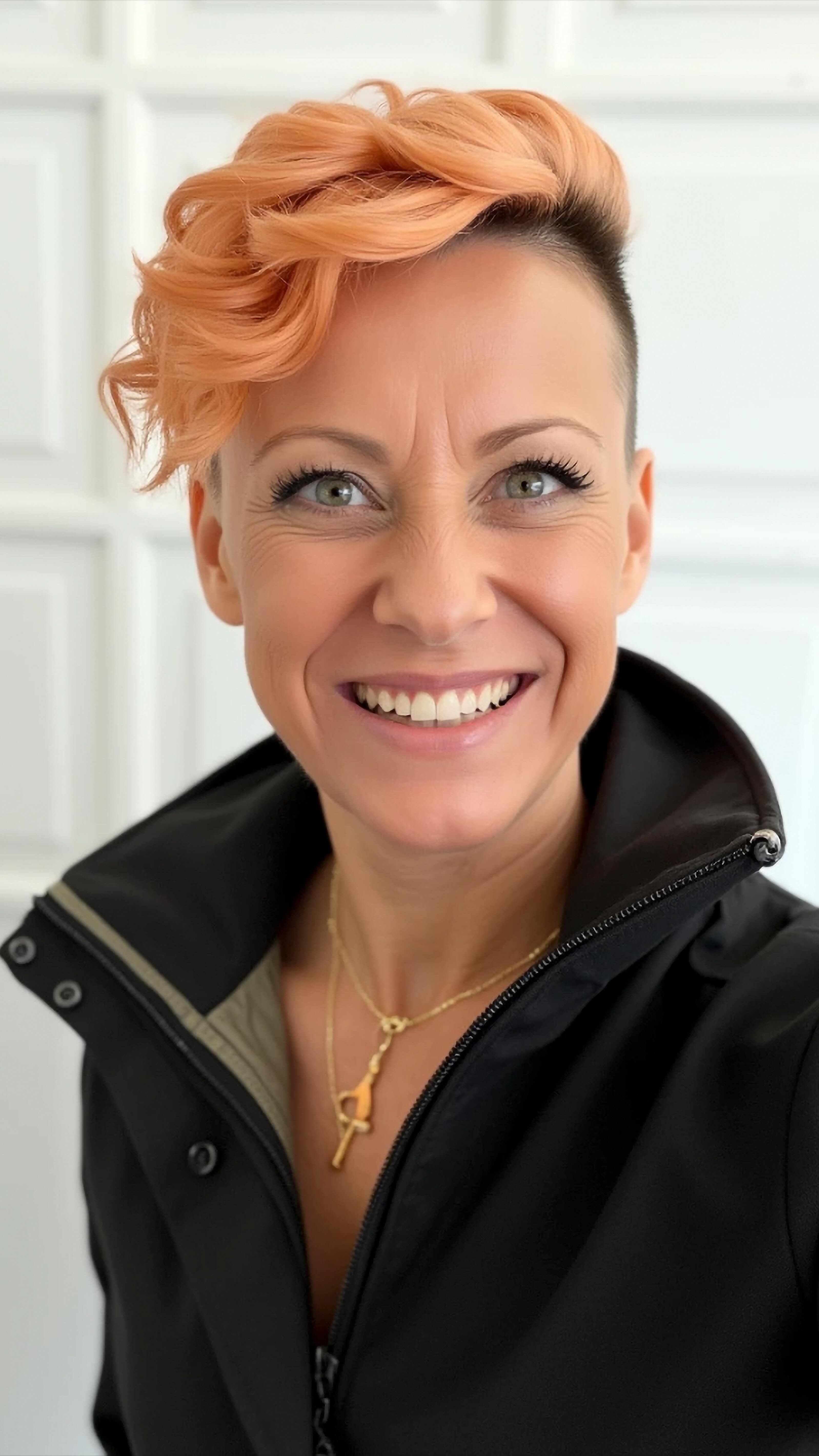 Corporate Design ist mehr als nur #hübsch. Es ist die visuelle Persönlichkeit deiner Marke – das, was man sieht und fühlt, bevor man weiß, was du machst. Mit klarer #Markenstrategie, stimmigen Farben, Schriften und Formen entsteht ein Auftritt, der professionell wirkt, wiedererkennbar ist und zu dir passt. Ehrlich, bezahlbar und mit viel Liebe zum Detail. ✨
#corporatedesign #branding #markenidentität #sichtbarkeit #unternehmer #4bynano
👉 Bereit, deine Marke sichtbar zu machen? Schreib mir 💛