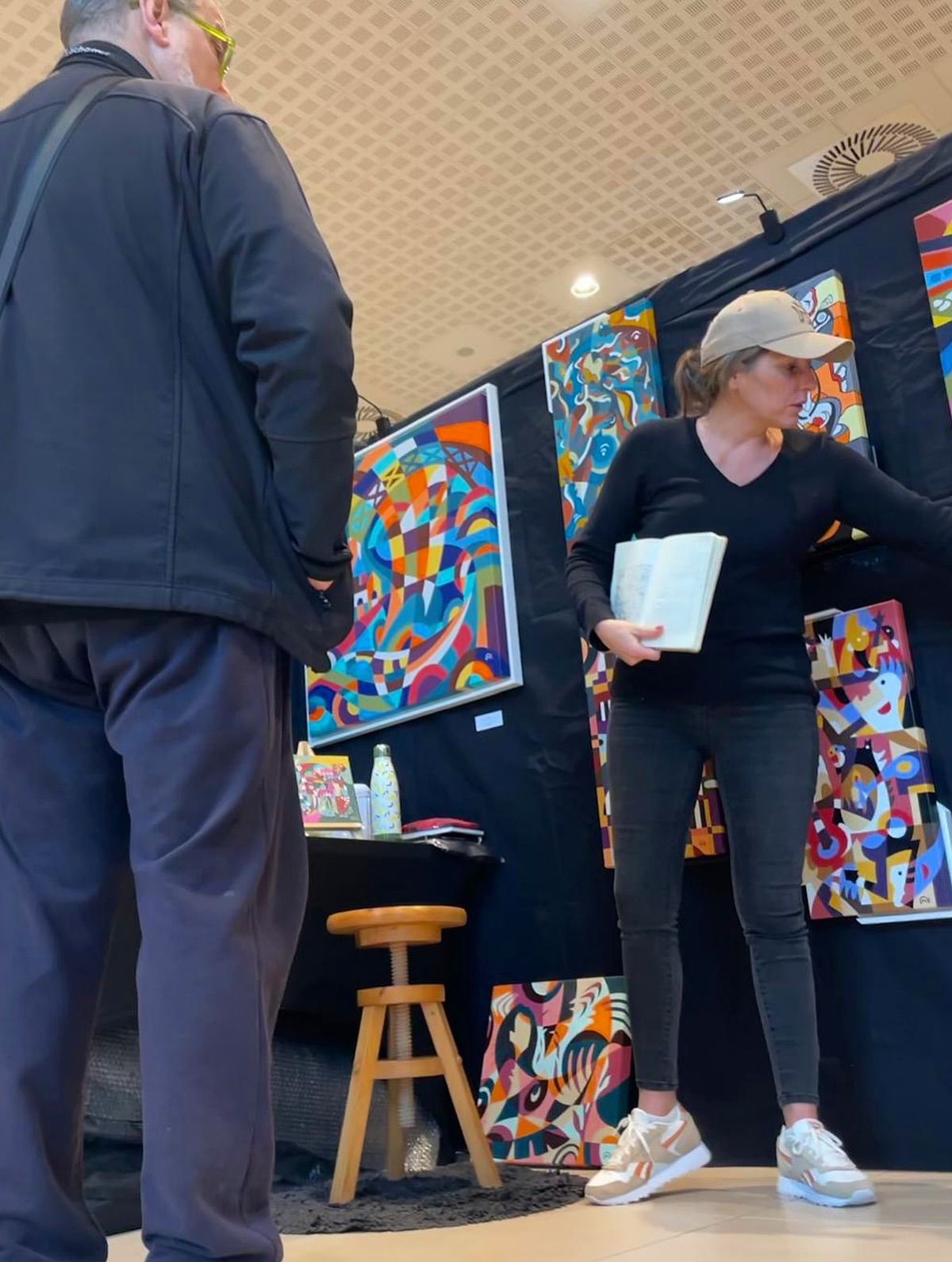 🎨 Le 2e jour d’expo s’achève, merci à tous les visiteurs pour nos échanges. 🥰 Rdv demain dimanche pour la dernière journée avec la remise des prix aux artistes et le tirage au sort pour les 30 œuvres à gagner.
@villedegagny 📍Hôtel de ville
•
•
#expo #gagny #artistes #exposition #salondart #50nuancesdemarguerite #maguyvaz