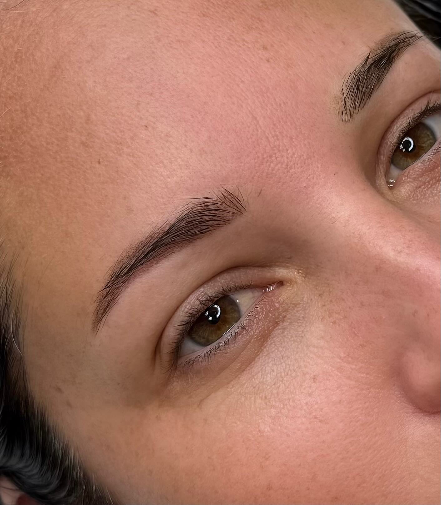 Ombré brows, so soft and dreamy 💭