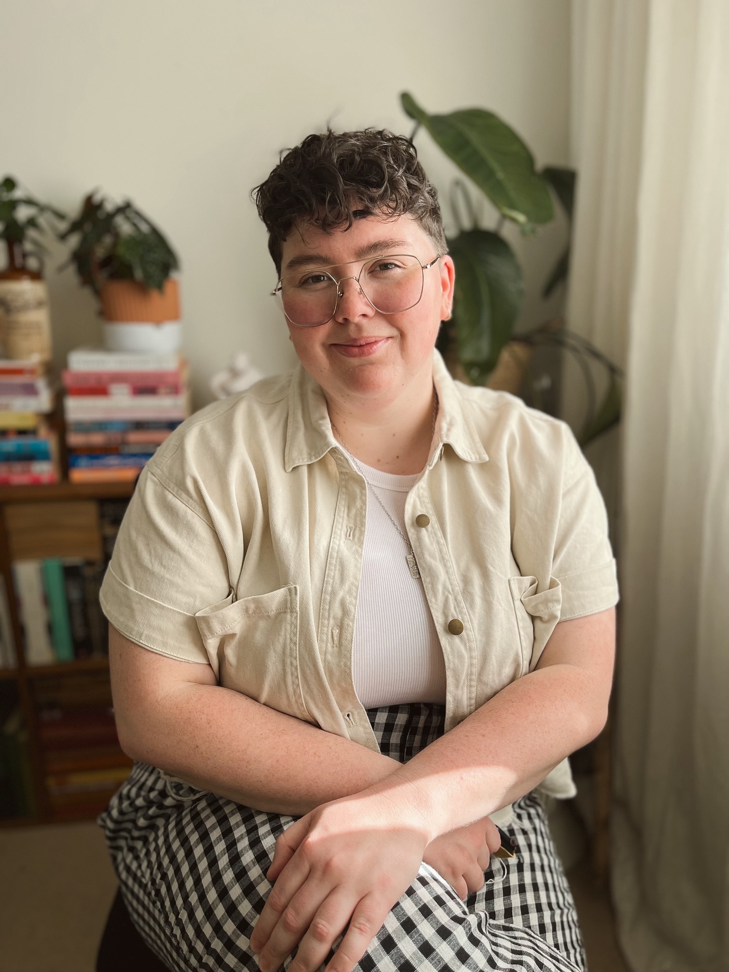 Why cutting my hair became the catalyst for feeling more at home in my gender and queerness.
I talk about permission and embodiment every day, but this haircut reminded me Iâm still learning those lessons, too⊠đđ»
Iâd been thinking about cutting my hair for⊠well, about two years. Every time I got close, my brain went:
What if I donât look attractive anymore?
What if people see me differently?
What if I regret it?
My long curls were safe. The version of me everyone could read without squinting. But honestly, they were starting to feel more like a costume than me.
Sitting in the chair, I realised something: I spend my days telling clients itâs okay to trust themselves, to make choices that feel right, to give themselves permission. And here I was, suddenly needing to do exactly that⊠but with myself.
The first snip was kinda terrifying. The second? Liberating. By the end, I looked in the mirror and thought: Oh. Thatâs me. Not who I thought I should be, not some âacceptableâ version of me, just⊠me.
Now, I feel more at home in my body, more in tune with my gender and queerness, and somehow even softer and braver at the same time.