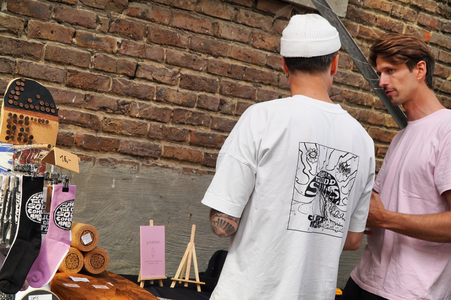 Sharing Stoke 🔥
@roblaterreur
~
~
Artistshirt by @art_by_goffa pic by @lasgoffaz
~
#surfskate #sharesomestoke #addicted #surferos