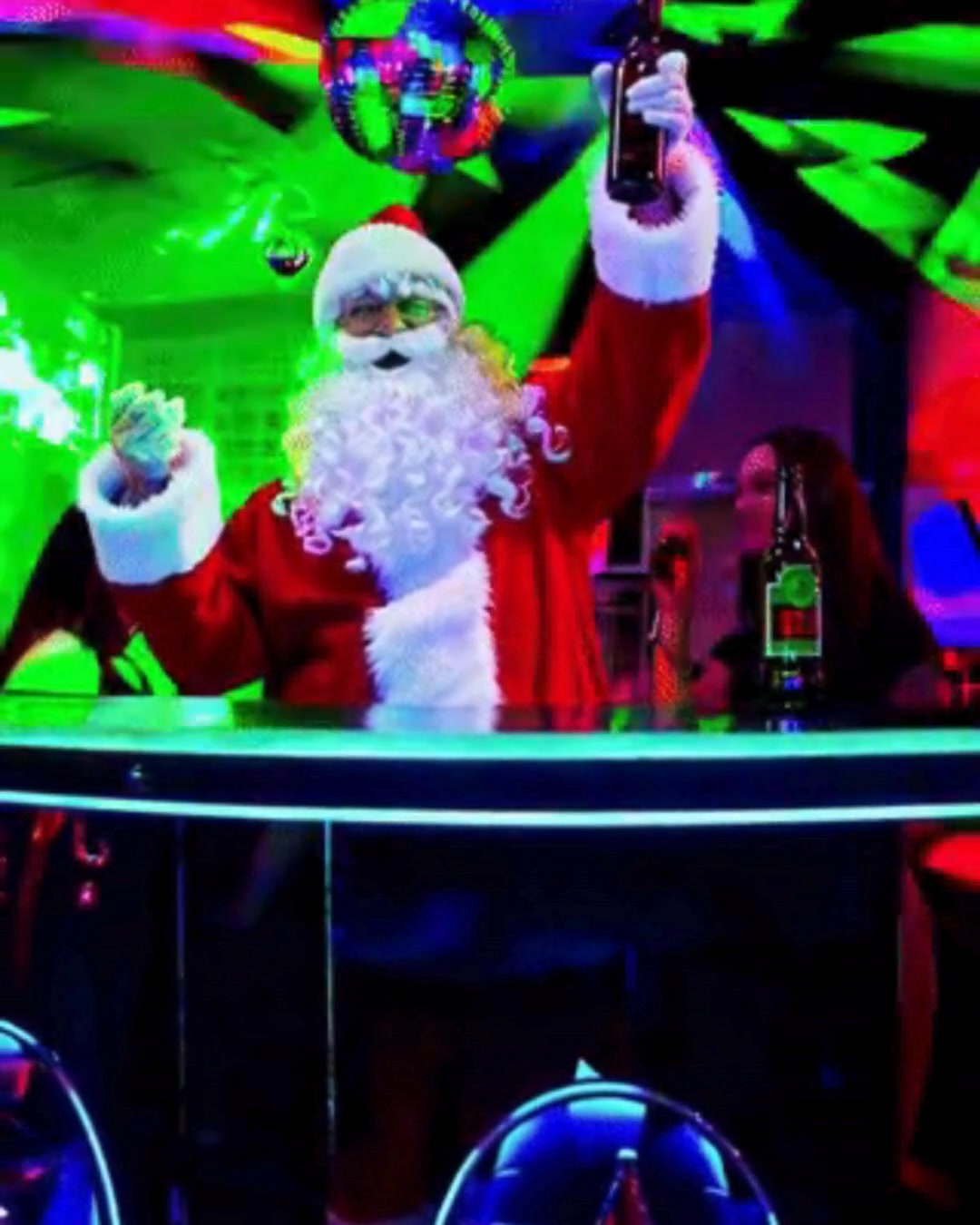 Want to be Santa's little helper?!
Due to unforeseen circumstances, we need bar staff this Saturday night, 13th December.
Previous experience required. Bottle bar only. 7pm-12pm. £13.45 ph.
WhatsApp us on 07873544948
#disco #barwork #JobVacancy #community #lovehorbury