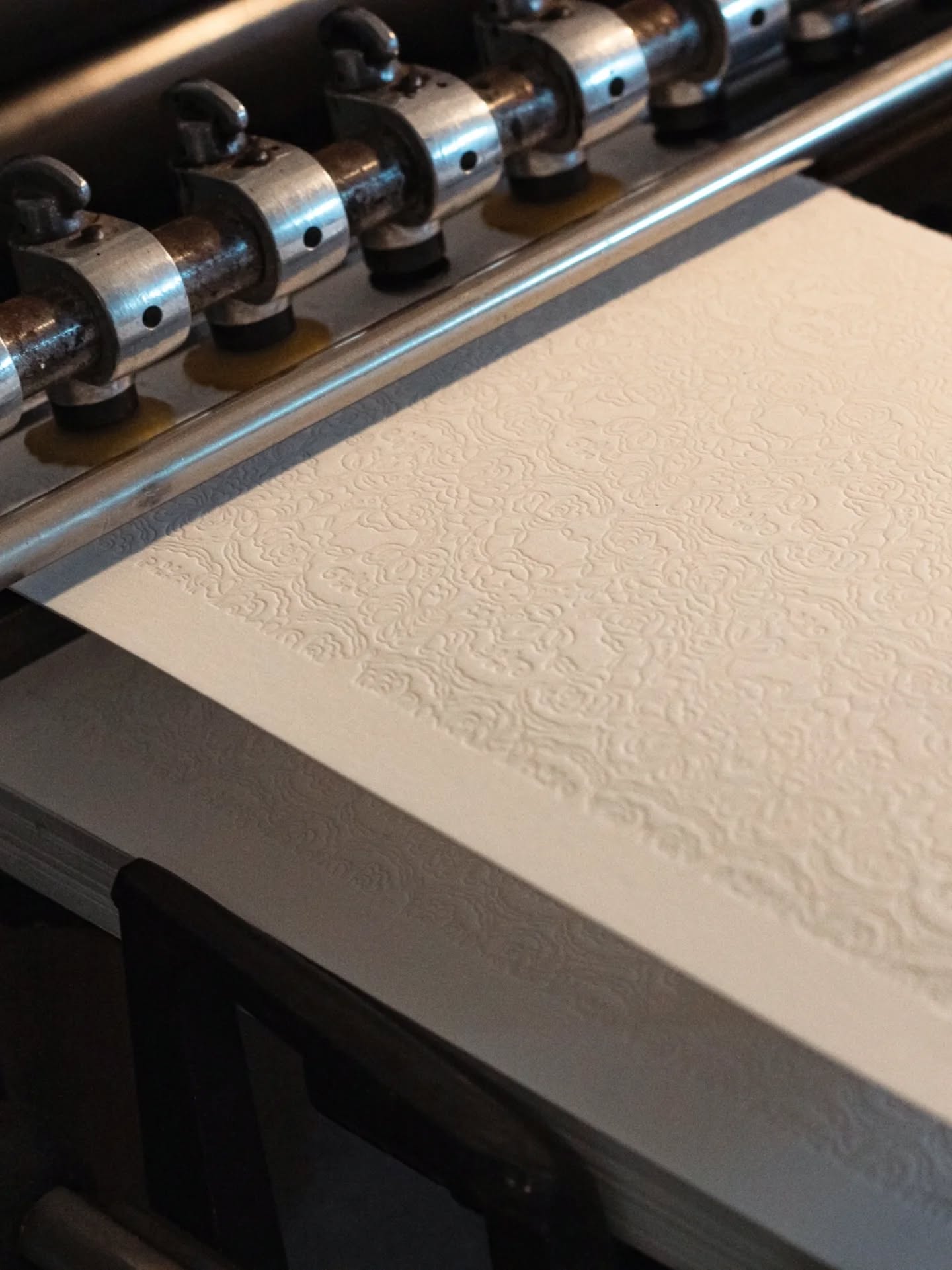 Heather Elder Jewellery
Box Bands and Earring Cards
Print Production Part 1.
100% Cotton Stock with 2 Colour Letterpress
I've been lucky enough to have been printing for @heatherelderjewellery for over a decade now and I still get the same satisfaction from this lace print as I did on day 1.
Some things are just made to be Letterpress printed.
#letterpressprint #printstudio #letterpress #saunderswaterford #cottonpaper #jewellerydesign #jewellerypackaging #boxbands