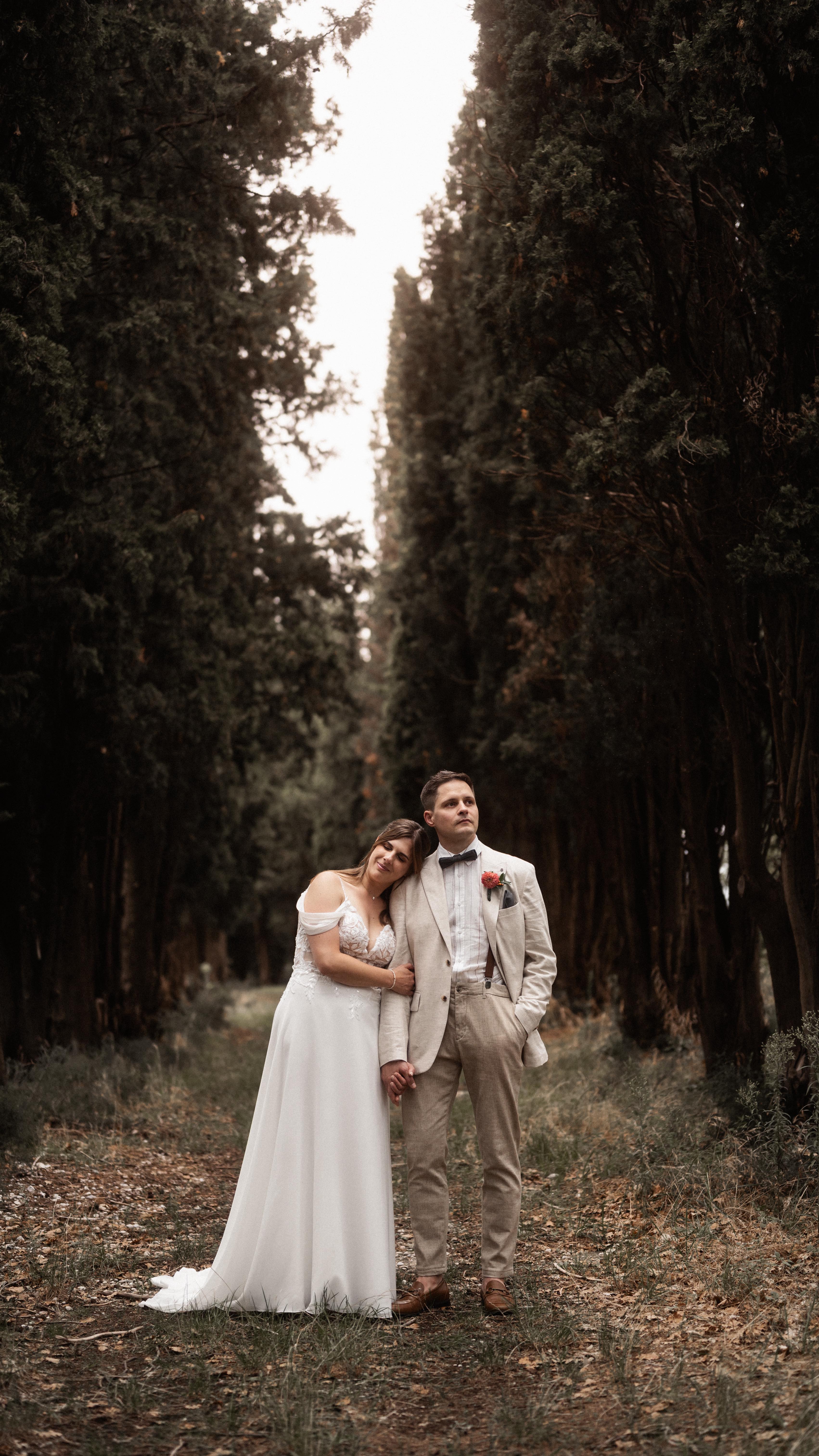 Pizza, Olivenbäume, Freudentränen und Worte, die auch uns tief berührt haben - Janine & Dominik, euer Hochzeitswochenende in Sona war ein Traum! Danke vom Herzen für euer Vertrauen!
Bride: @janine.imfeld
Groom: @dominikjeger
Couple: @seeysoon.ch
Photo: @carolmueri.photography
Video: @imandybrunner
Location: @villadeicipressi
Wedding Planner: @simplysiweddings
Flowers: @taniamuser
Dress: @whiteloftsecondhand
Hair: @coiffeurengelhaar
Make-Up: @artistry_byrenee
Suit: @wefashionstories
Music: @estate.live.music
Wedding Celebrant: @meli.und.flo
•
•
•
#schweizerhochzeit #hochzeitsreportage #hochzeitsvideo #hochzeitsvideos #swissweddingvideographer #hochzeitsvideoschweiz #schweizerhochzeitsfotografin #hochzeitsbilder #hochzeitsfotos #heiraten2026 #heirateninderschweiz2026 #bridetobe2026 #heiraten2026 #weddingphotographer #weddingswitzerland #hochzeitsfotografin #swisswedding #swissweddingphotographer