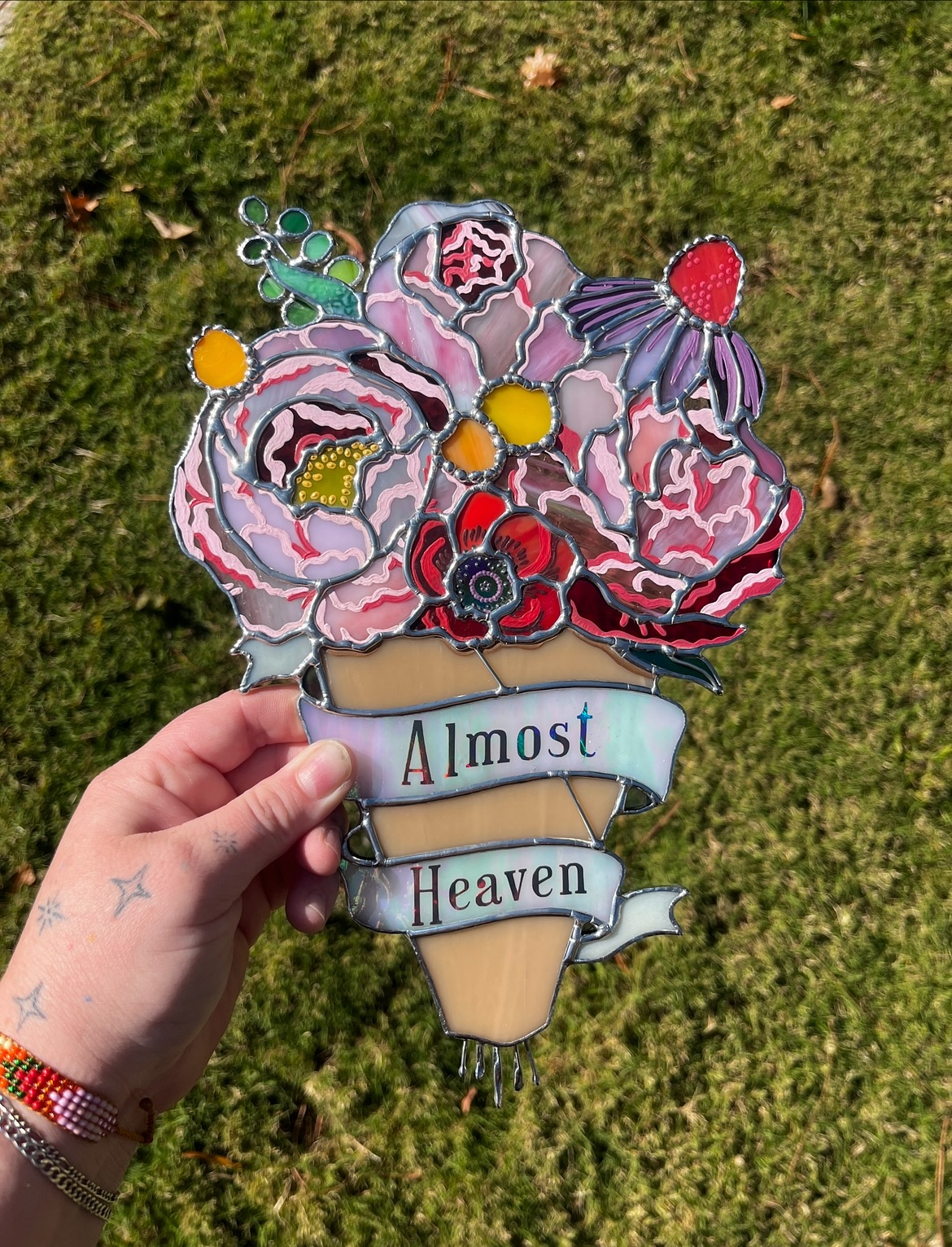 Here’s one I’ve been ITCHING to share… this big beautiful bouquet! This customer asked for pink peonies and some WV wildflowers, and we got to break out all our best pink pieces for her! @glass.creature also outdid himself with the painting on this one - I love how different it looks with the sun on/through. This one was legit crazy to pick all the glass for but it was well worth it. We haven’t done a ton of florals before now honestly and I am obsessed!!