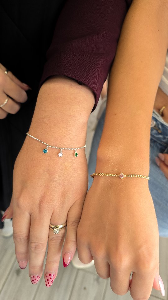 We love it when mums & daughters come in together 🥹💖
They chose their birthstones for an extra-special touch, welded bracelets they’ll never want to take off ✨
🔗 Permanent Welded Jewellery at Jemma Elizabeth.
✨️ Waterproof, fade proof & designed for 24/7 wear.
📲 Tap the link in our bio to book your slot.
#PermanentJewellery #weldedbracelet #stokeontrent #staffordshire