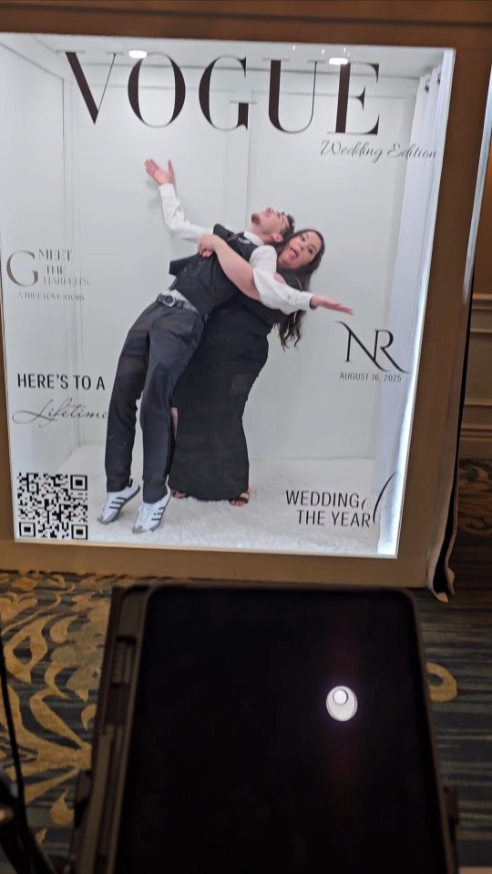 MAGAZINE BOX 📸
Brother Sister Love
This Interactive Photo Booth is super fun for any event!
#eventplanner #magazinebooth #magazinebox #magazineprop #backdrops #sac #weddingplanner #voguebox