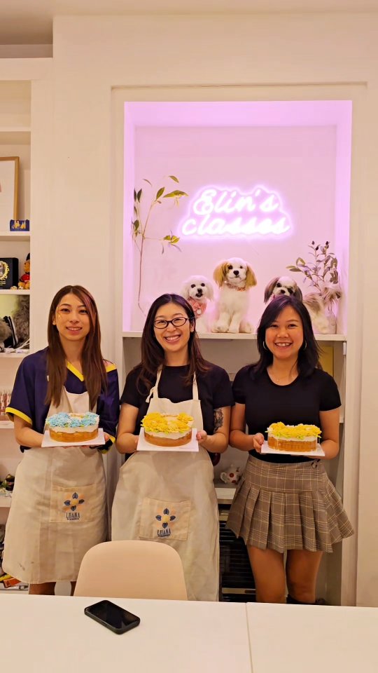 🍰 Cake Decorating Class in Sydney, Darlinghurst🌹🍰
Want to create beautiful cakes? 🎂✨ Join our **Rose Piping Class** and learn how to make stunning, lifelike roses that'll wow your friends and family! 🎉🌸
🎨👩🍳 Unleash your creativity, level up your baking game, and have some fun along the way! 🍰💖
📅 Don’t miss out on this sweet experience! Sign up today and start piping like a pro! 🌟🍰
#CakeDecorating #RosePiping #SydneyWorkshops #BakingFun #sydneythingstodo