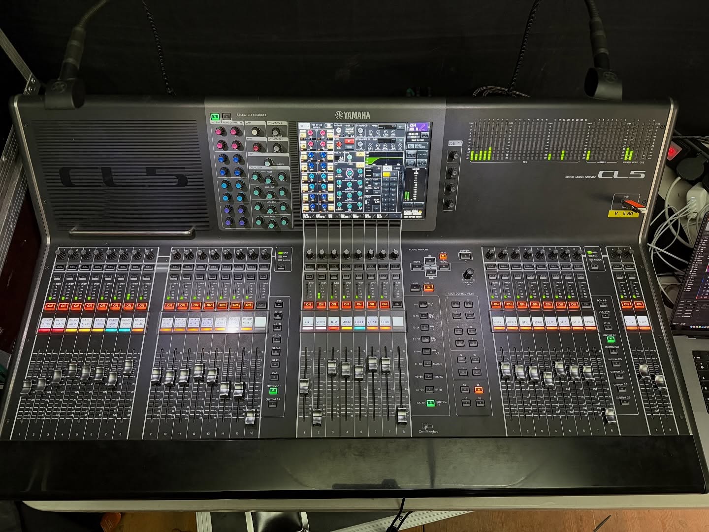 ma deuxième saison d'el dia de los muertos! 17 jours avec des supers équipes
30 micros, une cl5, 4 a15 2 a10 2 sb18, 1 qlab et un jardin
@mariachiarrierasomos
@artemexicoparis
@mifolkloredanza
@cacaovanilletheatre