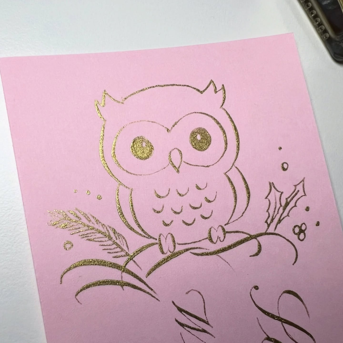 This little baby owl sits on a bookmark that was gifted to a very cherished person. 🦉💕✨
#calligraphybookmarks #calligrapherstuttgart #kalligraphinstuttgart #kalligraphiestuttgart #papeterieliebe
