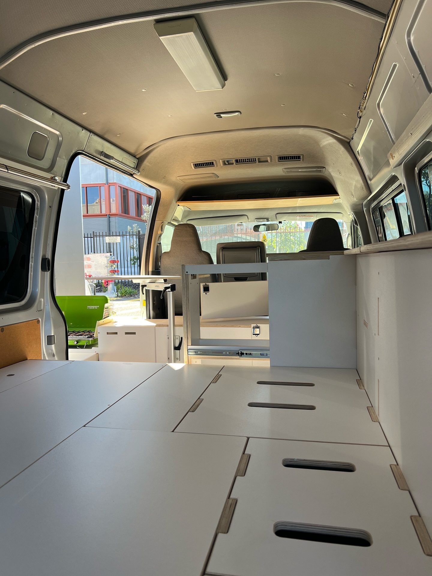 Hiace SLWB ✅
Custom fit out
Outdoor shower
#katahiace