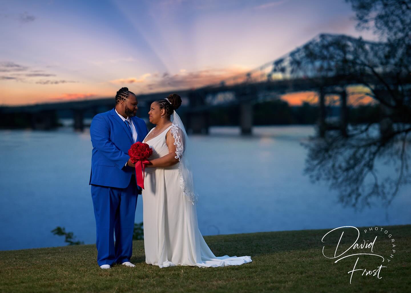 An amazing couple! Congratulations Chloe & Jerrowl. 👰🏾❤️🤵🏾
📸 www.davidfrostphoto.com
💒 Venue: @doubletreedecatural
🎤 DJ: @djjamminjeff_
🙋♀️ Coordinator: @chronicle_consulting
👨🍳Catering: @doubletreedecatural
#weddingphotography #alabamaweddingphotographer #birminghamweddingphotographer #huntsvilleweddingphotographer #huntsvilleweddings #birminghamwedding #birminghambride #nashvilleweddingphotographer #nashvilleweddingphotography #huntsvillewedding #huntsvillebride #modernbride #profotob10 #profotousa #nikonphotography #nikon #nikonz8 #nikonz9 #profotoglobal #huntsvillealabama #huntsvilleal #beautifulbride #doubletreedecaturriverfront