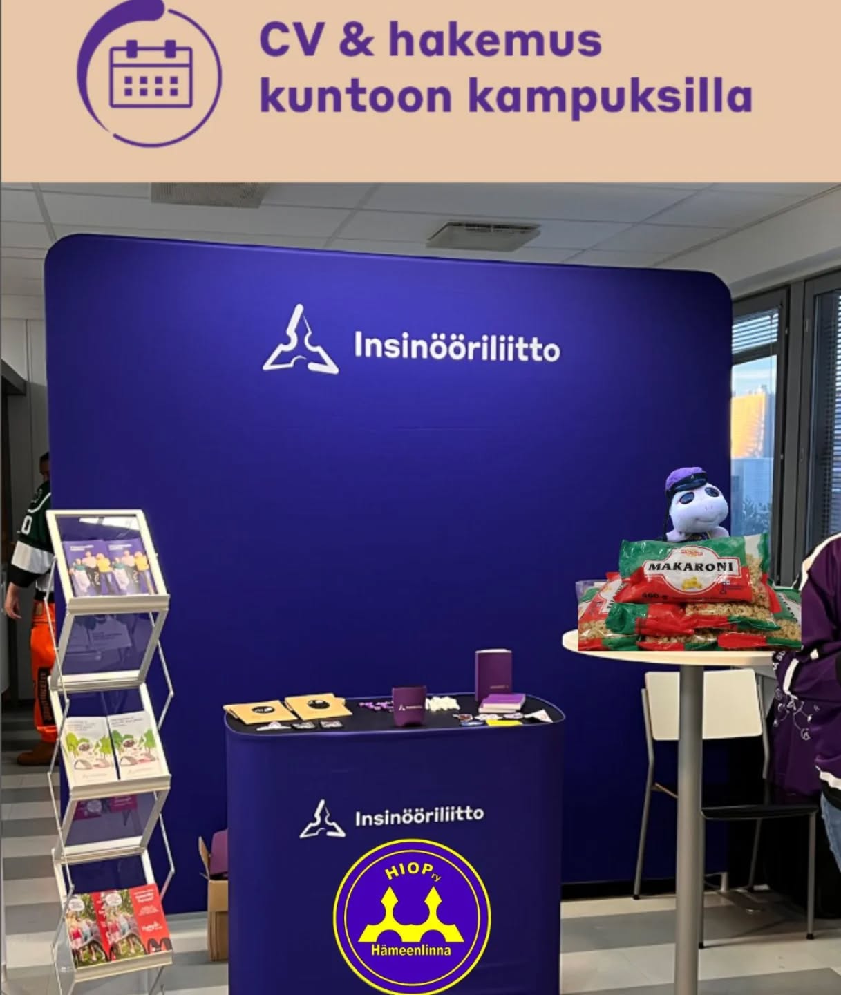 FIN/ENG
Kampuskiertue tänään Hämeenlinnassa!
Kesätyö- ja harjoitteluhaut alkavat pian!
Tiesitkö, että Insinööriliiton jäsenenä saat sparrausta niin CV:n kuin työhakemusten kanssa?
Poikkea ständille C-aulaan tänään klo 10:30-13:00 ja saat konkreettista palautetta CV:stäsi. Vilauttamalla jäsenkorttia voit osallistua JBL Clip 5 Bluetooth -kaiuttimen arvontaan.
Etkö ole vielä jäsen? Ei hätää!
Voit liittyä ständillä ja saat liittymislahjojen ja liiton etujen lisäksi makaronipussin ja mahdollisuuden osallistua kaiuttimen arvontaan!
----------------------------💜🐢‐--‐------------------------
Campus Tour today in Hämeenlinna!
Summer job and internship applications are starting soon!
Did you know that as a member of the Union of Professional Engineers in Finland, you can get personalized coaching for your CV and job applications?
Stop by our stand in C-lobby today between 10:30 AM and 1:00 PM to get concrete feedback on your CV. By showing your membership card, you can enter a raffle to win a JBL Clip 5 Bluetooth speaker.
Not a member yet? No worries!
You can join at the stand and, in addition to member benefits and welcome gifts, you'll receive a bag of pasta and a chance to participate in the speaker raffle!
#inssitykkää #insinööriliitto #insinööriopiskelijaliitto #hiopry