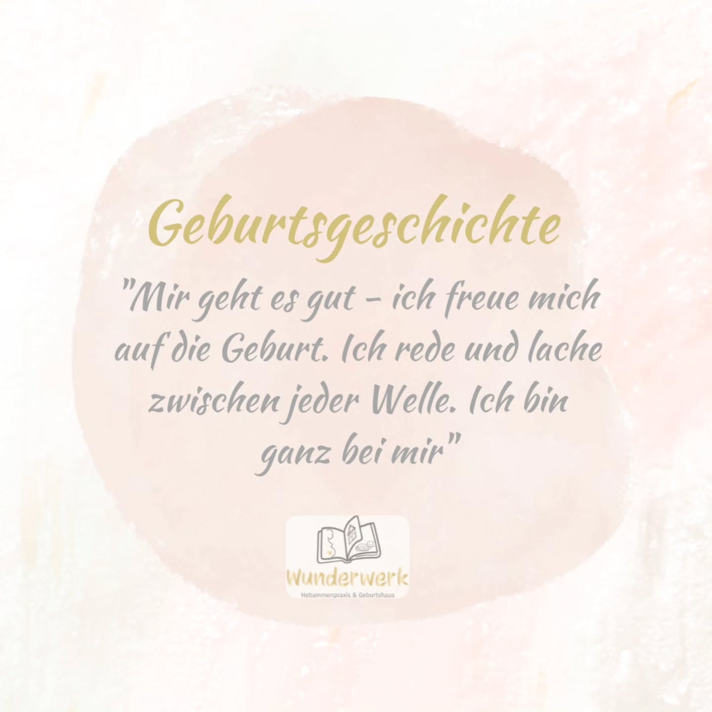 Es geht weiter mit einer neuen Gänsehaut-Geschichte ✨️
Ab jetzt möchten wir euch regelmäßig einen realistischen Einblick in die außerklinische Geburtshilfe geben.
Wenn dich solche Berichte aufgrund eigener Erfahrungen triggern könnten, achte gut auf dich - scroll in dem Fall lieber weiter.💛
Los geht's ✨️
Meine wundervolle selbstbestimmte Wassergeburt
Es ist Montagmittag und ich bin zu meiner Vorsorge bei Hebamme Tanja im Geburtshaus. Heute bin ich in SSW 38+5. Mir ist ein bisschen flau und ich fühle mich anders. Tanja lächelt mich an und später sollte ich auch erfahren,dass Sie zu Praktikantin Letizia nach unserem Termin sagte das sie vermutet das wir uns am Abend wiedersehen. Die Kontrolle verläuft wie üblich und ich fahre wieder nach Hause. Mein großer Sohn wird heute von der Oma betreut und so habe ich Zeit mich ein bisschen auszuruhen. Das Wochenende war anstrengend, Emil hatte Geburtstag. Falls Noah heute geboren werden mag liegen die Geburtstage nur zwei Tage auseinander.
Um 16.00 Uhr bin ich mir ziemlich sicher das die Geburt beginnt - ich sitze auf meinem Gymnastikball und spüre immer wieder kleine Wellen anrauschen. Leises langsames Atmen…Locker lassen…warten wie ich mich fühle. Um 17.30 Uhr rufe ich meinen Mann an - sage ihm das es vielleicht los geht. Er ist innerhalb von 5 Minuten zu Hause. Um 19 Uhr heute Abend steht unser letzter Termin des Geburtsvorbereitungskurses an. Wollen wir den Termin noch wahrnehmen? Ich bin mir unsicher und wähle die Rufbereitschaftsnummer des Geburtshauses. Tanja geht ran - ich freue mich sehr darüber da sie auch meine betreuende Wochenbetthebamme ist. Wir verabreden uns für 18.15 Uhr im Geburtshaus.
Mir geht es gut - ich freue mich auf die Geburt. Ich rede und lache zwischen jeder Welle. Ich bin ganz bei mir. Angekommen im Geburtshaus stellen wir erst den restlichen Geburtstagskuchen für die anderen Familien aus dem Kurs hin und darauf setze ich mich erstmal wieder auf den Ball und halte mich an dem Tuch.
- Weiter geht es in den Kommentaren, PS: schaut auch unbedingt in die Bilder, so schön! -
#geburtshaus #hebamme #doula #außerklinischegeburt #löhne #geburtsbericht #wassergeburt