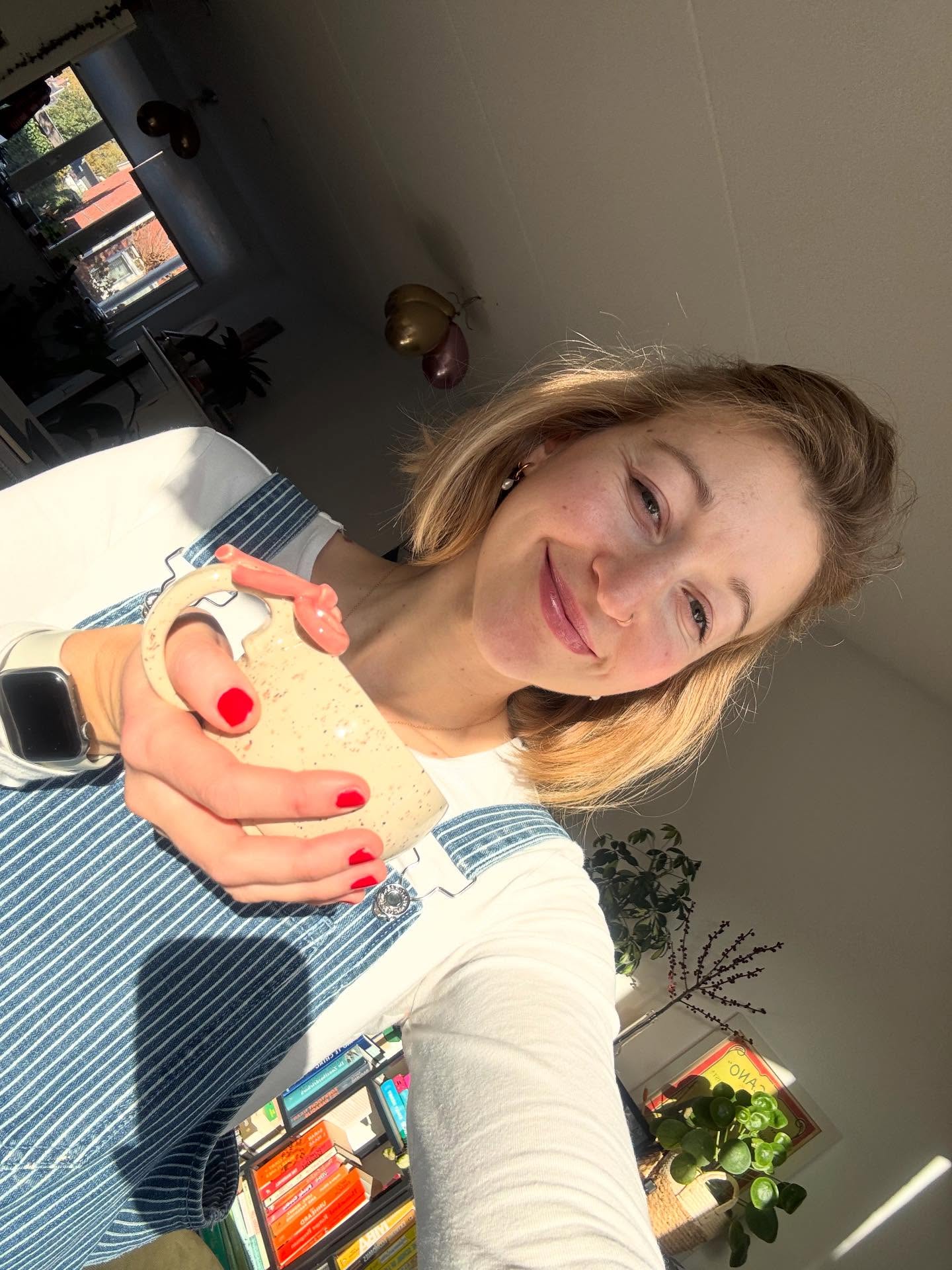 As the days grow shorter and the nights grow longer, I’ve found the dread of winter creeping into my bones slowly. The sky is mostly grey, so you never quite know what time of the day it is and it’s just getting colder and colder.
But,
As this is happening, I’m also returning back to myself slowly. I’m learning to embrace the softness of these winter months. Sleeping more, doing less but also having more time and space to re-evaluate what I spend my time on. My art is my happy place, even when my energy feels lower, it gives me so much joy and excitement to spend time getting my hands dirty.
Here are some of my recent creations. The paint pallets have take ages to make but I’m so happy with the result!