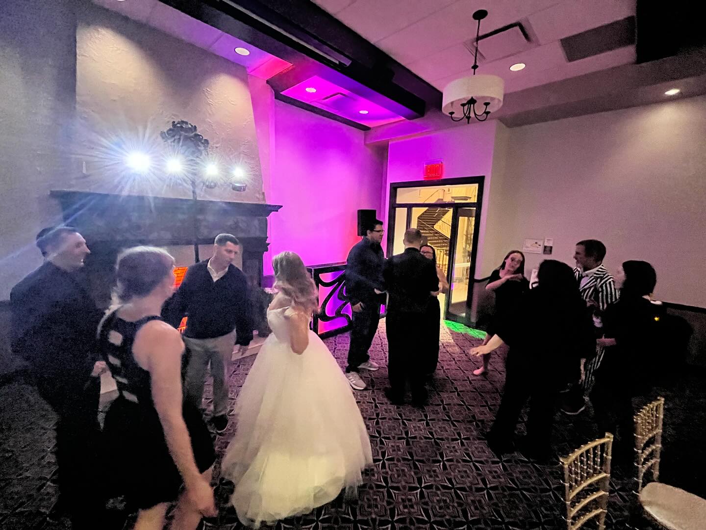 What made this wedding so unique?
1) it was Halloween night
2) I had such a tight space to setup I had 1 speaker on the ground in the fireplace area
3) I’d never played so much alternative, grunge and metal at a reception before! 🔥🎶😎