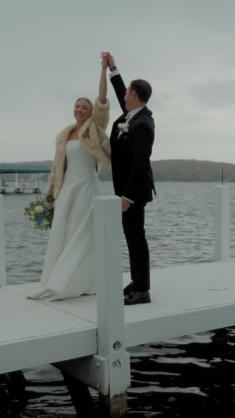 11.1.2025 Joanie and Eric Teaser Trailer!!
Peak colors + crisp air + Lake Geneva = an unforgettable fall wedding. What a fantastic day celebrating Joanie and Eric! If only the groomsmen got some bites during their morning fishing session!..
Planning: @graceful_events_weddings @katieforgracefulevents
Venue: Lake Geneva Country Club
Photo: @annaurbanphotography
Florals: @frontierflowersoffontana
Band: @bluewaterkingsband
Cake: @juliemichellecakes