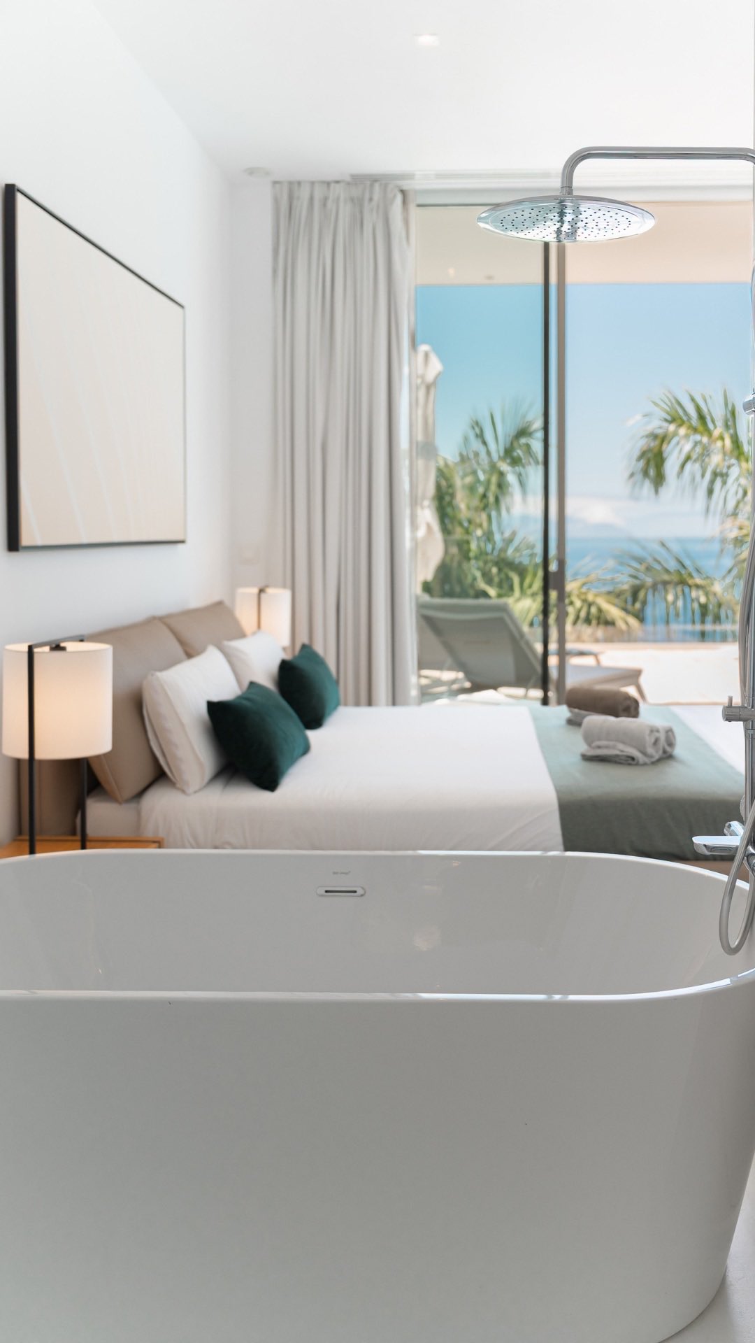 Mariah defrosts a little faster here 🤭
Christmas lights, palm trees, and a pool instead of snow — your Christmas will look very different in Tenerife🌞
Ready to swap your winter coat for a swimsuit? You know where to book 😉
____
#discovertenerife #vakantiehuis #visittenerife #vakantieappartement #luxuryholidayrentals #losgigantestenerife #vakantieinspiratie #luxuryholidays #tenerifesouth #vakantiehuisspanje #christmasunderthesun #christmasvacation
• Christmas in Tenerife, Christmas under the sun, private pool, sea view, holiday rental, luxury vacation rental, december holiday, Los Gigantes