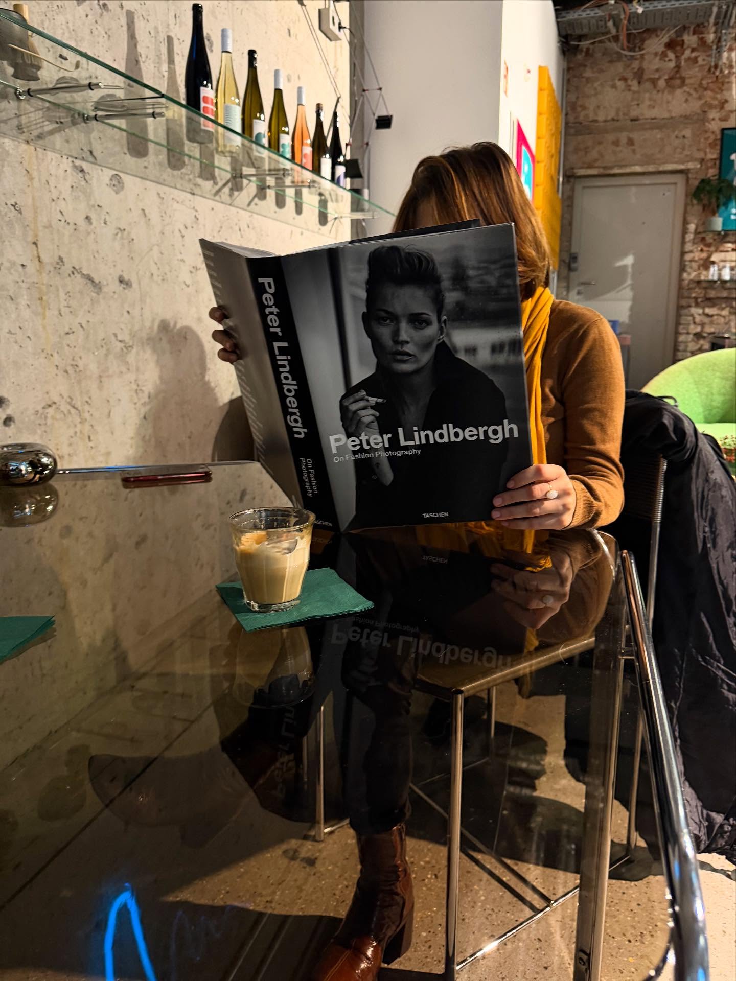 Fashion photography #peterlindbergh #photographylover #chillingsaturday #strollin