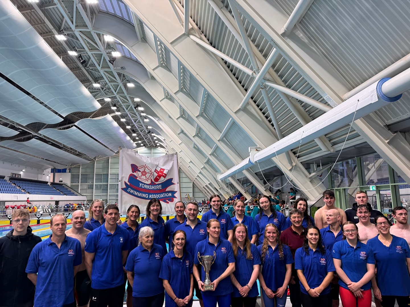 What a fantastic weekend for our swimmers! 🏊🏻♂️
Saturday saw them take on the South Yorkshire's Masters Meet in Sheffield, always a highlight of the year 🙌🏻. Fast times all round! 💫
Sunday's Masters Intercounties Event was a nail-biter, but TEAM YORKSHIRE brought home the top spot 🏆🥇! Massive congrats to everyone who competed 👏🏻
#masters #teamyorkshire #race #swimengland #northernpowerhouse #swimeastleeds #eastleeds #manchesteraquatics #pondsforge #shortcourse