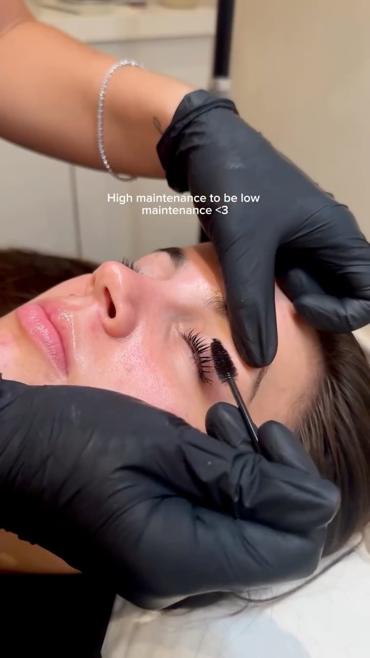 Effortless lashes, every day 🧚🏼
Get that fresh, wide-awake look without mascara, a lash lift & tint enhances your natural lashes for a long-lasting, low-maintenance finish.
Lash lift & tint appointments are filling up fast, so don’t leave it too late for your pre-Christmas glow-up! ✨
DM us “LASH LIFT” to get booked in 🫶🏼
#lashlift #lashliftuk #woking #medispa #lashes #christmasprep #medispauk #lashtint #lashtintandlift