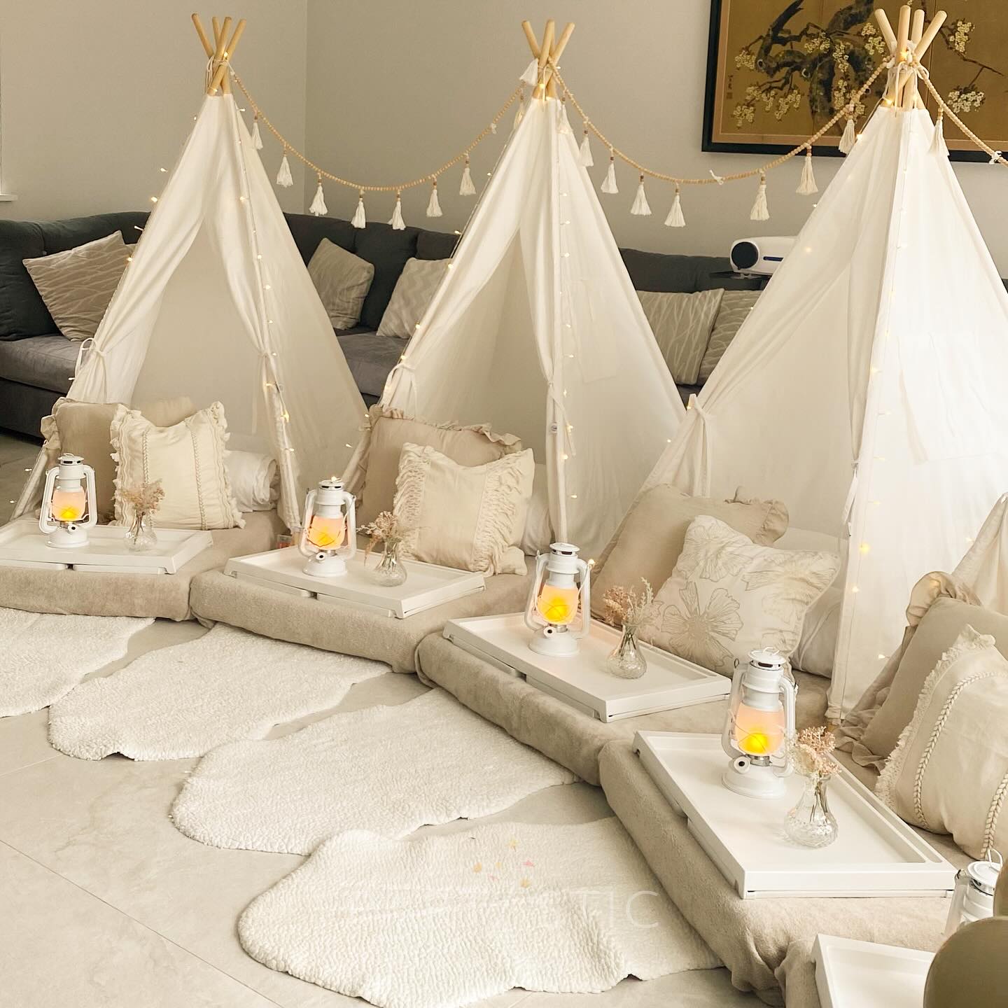 🤎🤎🤎
A boho sleepover with the addition of a cinema, chocolate fountain and sweets.
.
.
.
#boho #bohoparty #bohosleepover #bohemiannights #bohoevent #bohoglampover #bohodecor #bohostyle #bohochic #bohohome #boholove #boholiving #bohosleepoverparty #bohosleepovers #sleepovers #sleepoverparty #teepeeparty #sleepoverideas #kidspartyideas #eventplanner #kidssleepover #surreyeventplanner #sleepovertents #sleepoverpartytents #teepeehire #sleepoverpartyhire #sleepoverteepee #sleepoversurrey