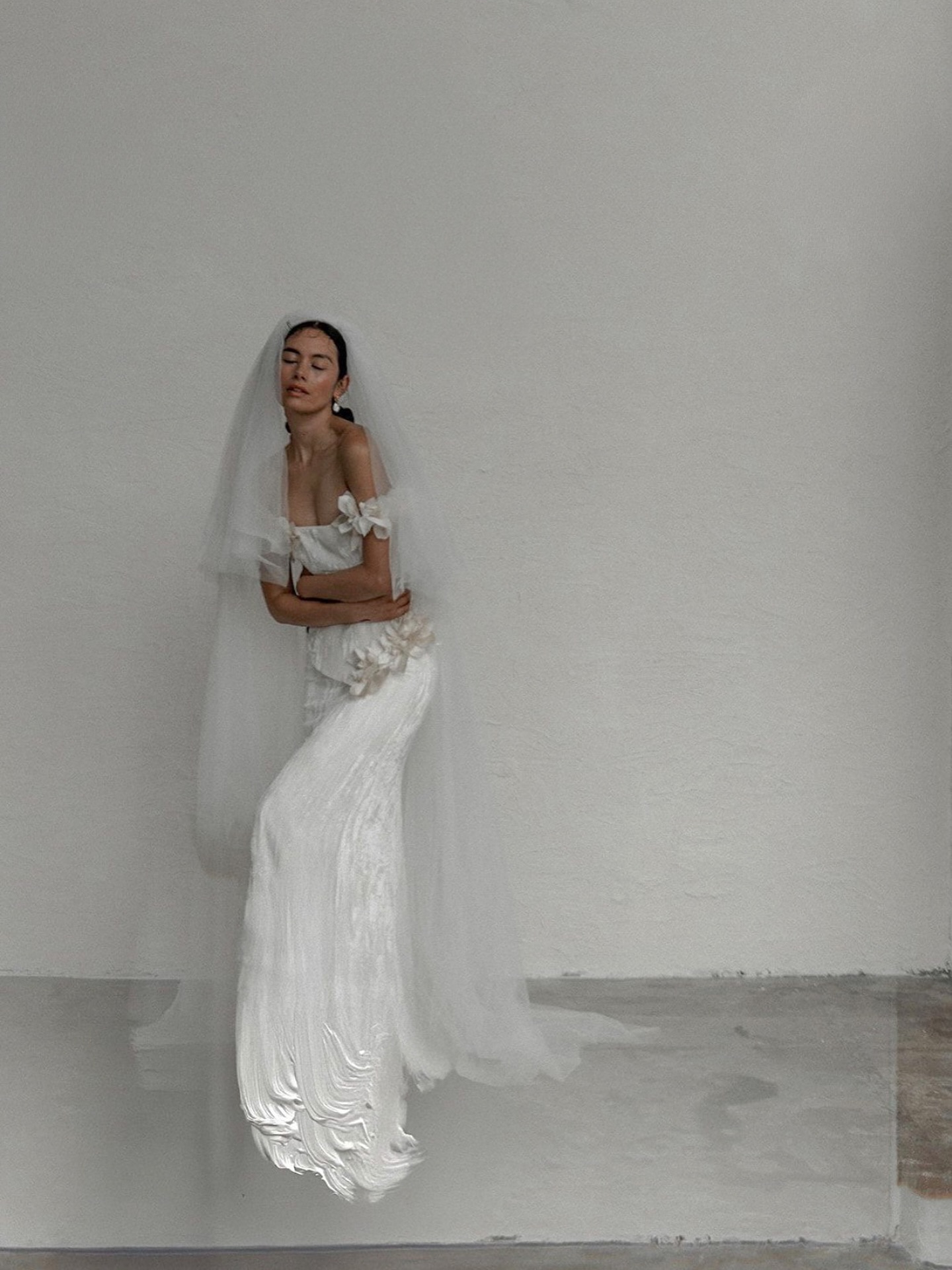 sculptural silhouettes
/
Photograph @thevedrinesphoto
Gown @julita_ldn_bride
Hair @thehair.co
MUA @sjaniel
Model @theresamvrph
Studio @theyards.studio
/ creative bridal photoshoot London