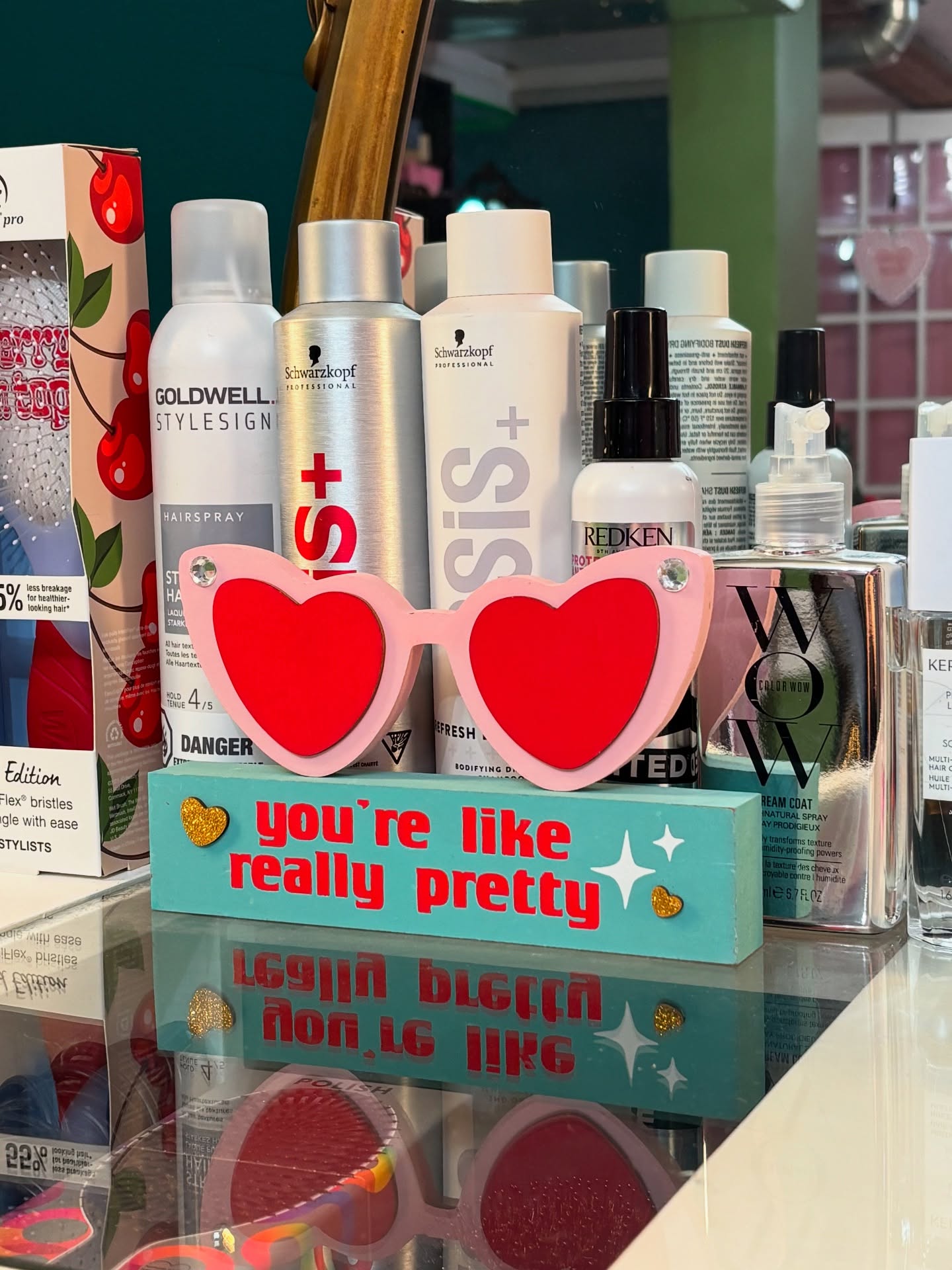 Cute hair, confident energy, and a little hairspray magic 💋