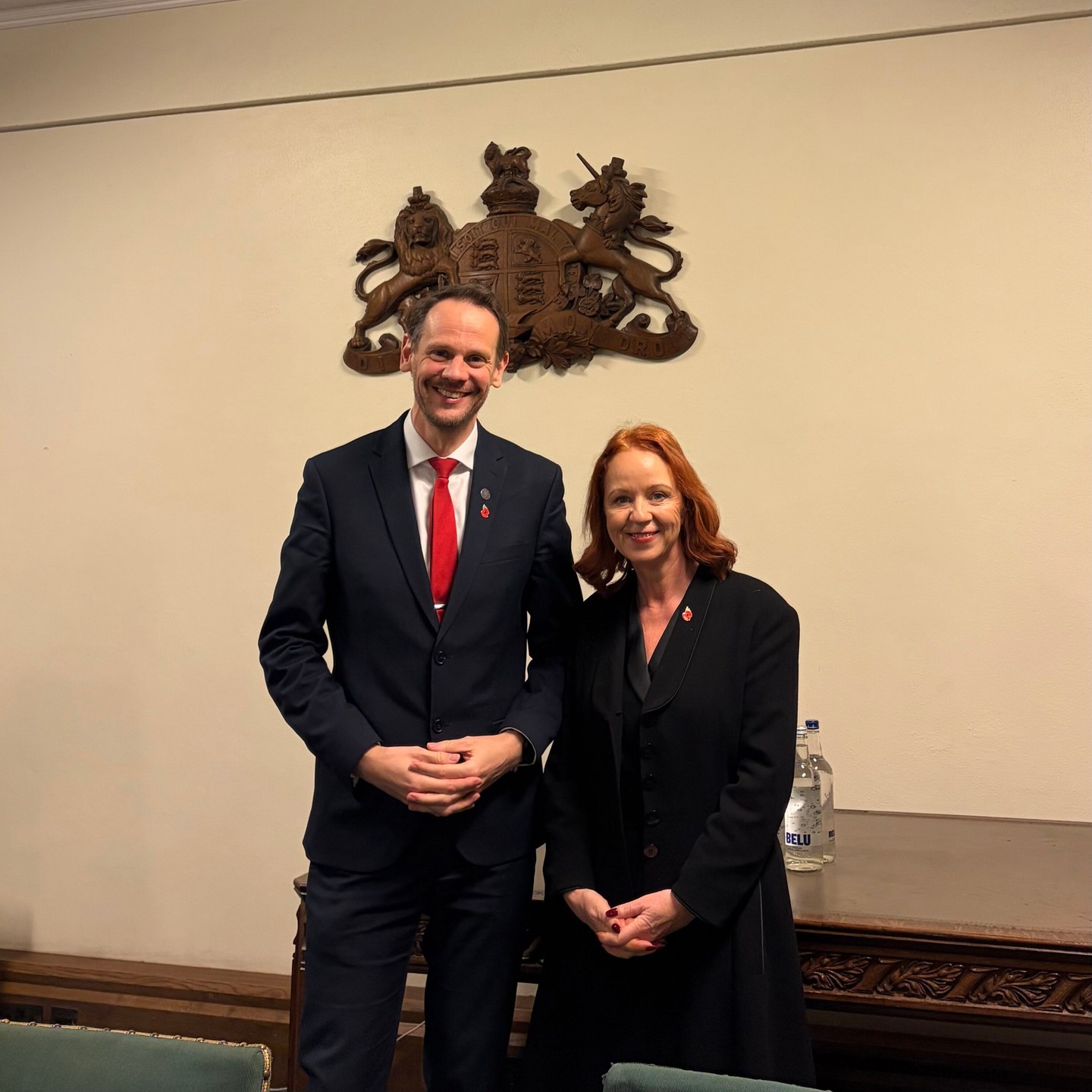 This afternoon I met with Simon Lightwood MP, Minister for Roads and Buses, to discuss ongoing concerns expressed by constituents across Bradford South surrounding the future of the programme for the expansion of the A650 Tong Street. I raised the continuing issues of congestion on Tong Street, and the importance of ensuring a swift solution for road users and pedestrians🚙🚲🚧