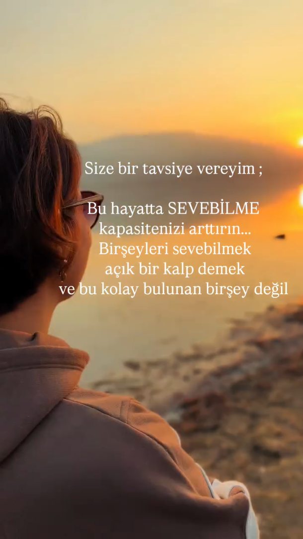 Sevebilme kapasitesini arttırmak ,
Basit görünür
Ama zordur
Çünkü sevmek
Çok da hakiki anlamıyla öğretilmedi bize...
Kalbin açık olması,
Yaşamımızda çok şeyi değiştiriyor....
Sev kardeşim 💜