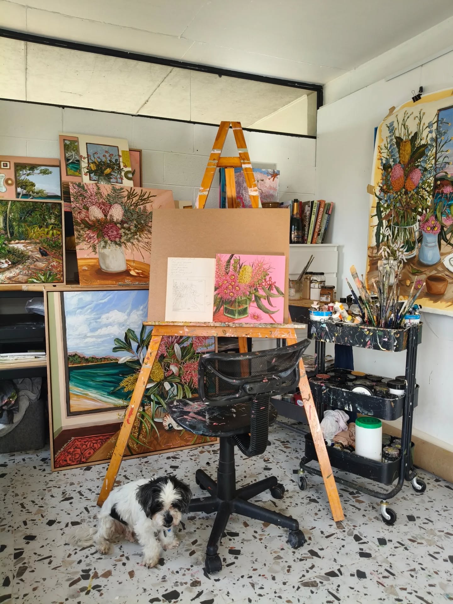 My camera reel lately ✨
1. Studio doggo
2. Much excitement over wild flannel flowers
3-5. Inspiration from recent trip to Port Stephens
6. New brushes!!
7. Making flower bracelets with masking tape 💕
8. End stages of a recent commission
9. Finally buying a @getbrick (so good)
10. My daughters interpretation of my gum blossoms
11. Op shop find (blue & white pottery - of course)
12. Banksia inspo