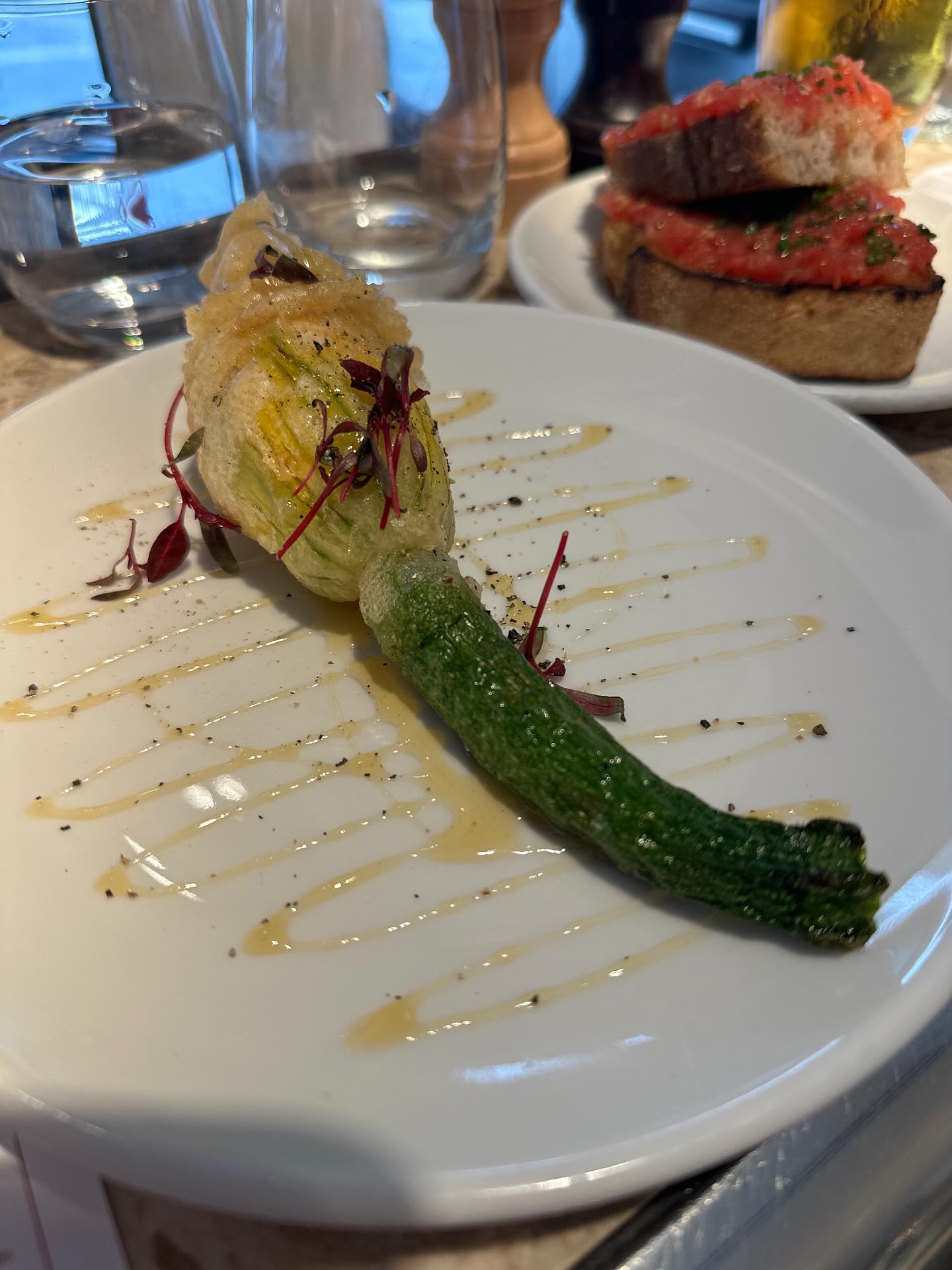 Latest London eats - our opinion and experience - 3 venues over 3 days:
@barrafinalondon
💫 Soho lunch time stop, service was awful but the food was great. Tapas executed very well, we tasted some classics and some specials. Good location but the staff wanted to be somewhere else.
@dintaifung_official @dintaifunguk
💫 This was highly recommended by a client of ours and it didn’t disappoint, at the top of Selfridges, walk ins available. The food and service were outstanding, the punchy flavours leave you wanting more. I will be running back here again soon!
@myrtoslondon
💫 New adventure by Asimakis, serving elevated Greek foods, lovely venue and incredible interior. Great service, the taramasalata was the best I’ve ever tasted, unfortunately there was some lack of flavour with the other dishes.
Heading back to London again next month for some more tastings, stay tuned! 🙏
Anymore questions or your opinions on these places let us know in the comments below to DM us. 🖊️
💫Comment below any places you recommend in London we should try?! 🍽️
@luxuryprivatechef
#luxuryprivatechef #food #dineout #london #londonfood