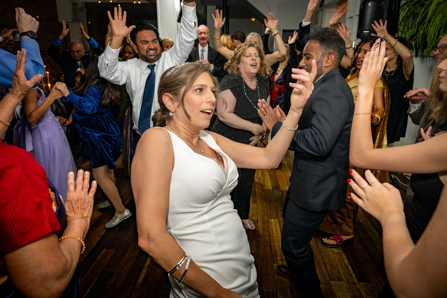 🎶 Here Comes the Bride (On Air Guitar) 🎶
#photographer #videographer #westchester #connecticut #weddingphotographer