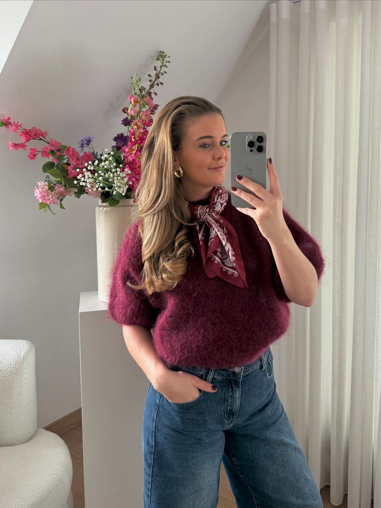 The weekend is about to begin… time to pick your favorite look! 💕
#weekendoutfit #outfitoftoday #autumnlooks #fallfits