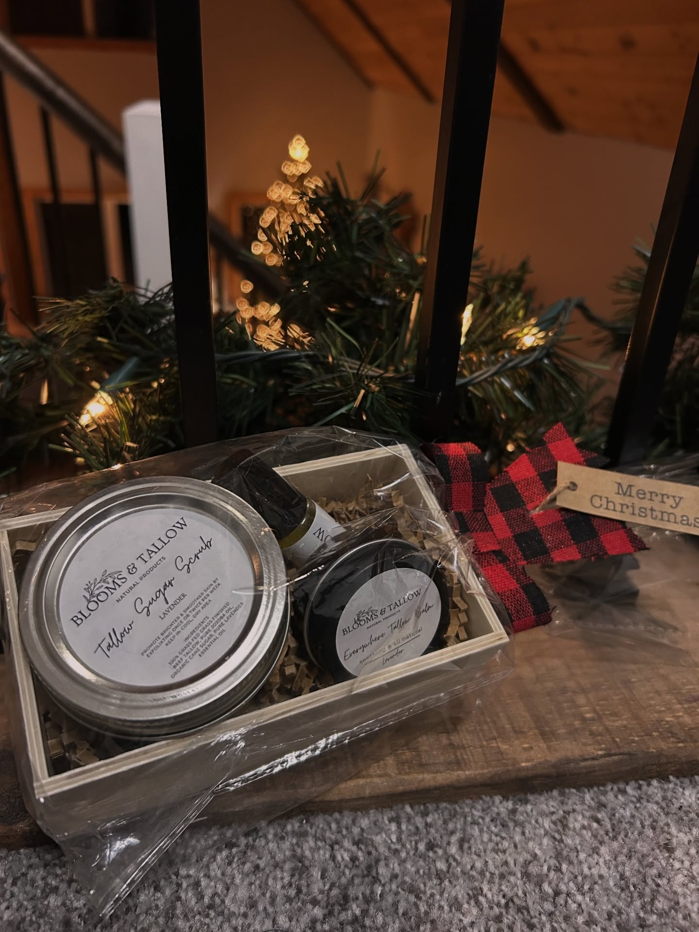 Give the gift of natural skincare this Christmas! ✨
This gift set is the perfect gift for someone who loves all things simple & natural!
What’s included:
• 4oz Tallow Sugar Scrub
• 1oz Everywhere Tallow Balm
• 10ml Frank & Glow roll-on
These items are three of our best sellers and make the perfect combination for a simple skincare routine!
They are available in limited quantities so don’t sleep on this gift idea!
Available this Saturday at the @blacksaddlebarn Christmas Market from 10am-3pm!
#tallowskincare #bloomsandtallow #naturalskincare #beeftallow #farmtoskin