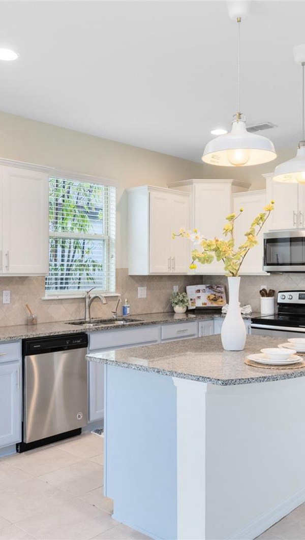 Fresh paint, fresh style! Check out this cabinet makeover by McDonnell Painting.
Call (407) 625-1694 for your free estimate today!