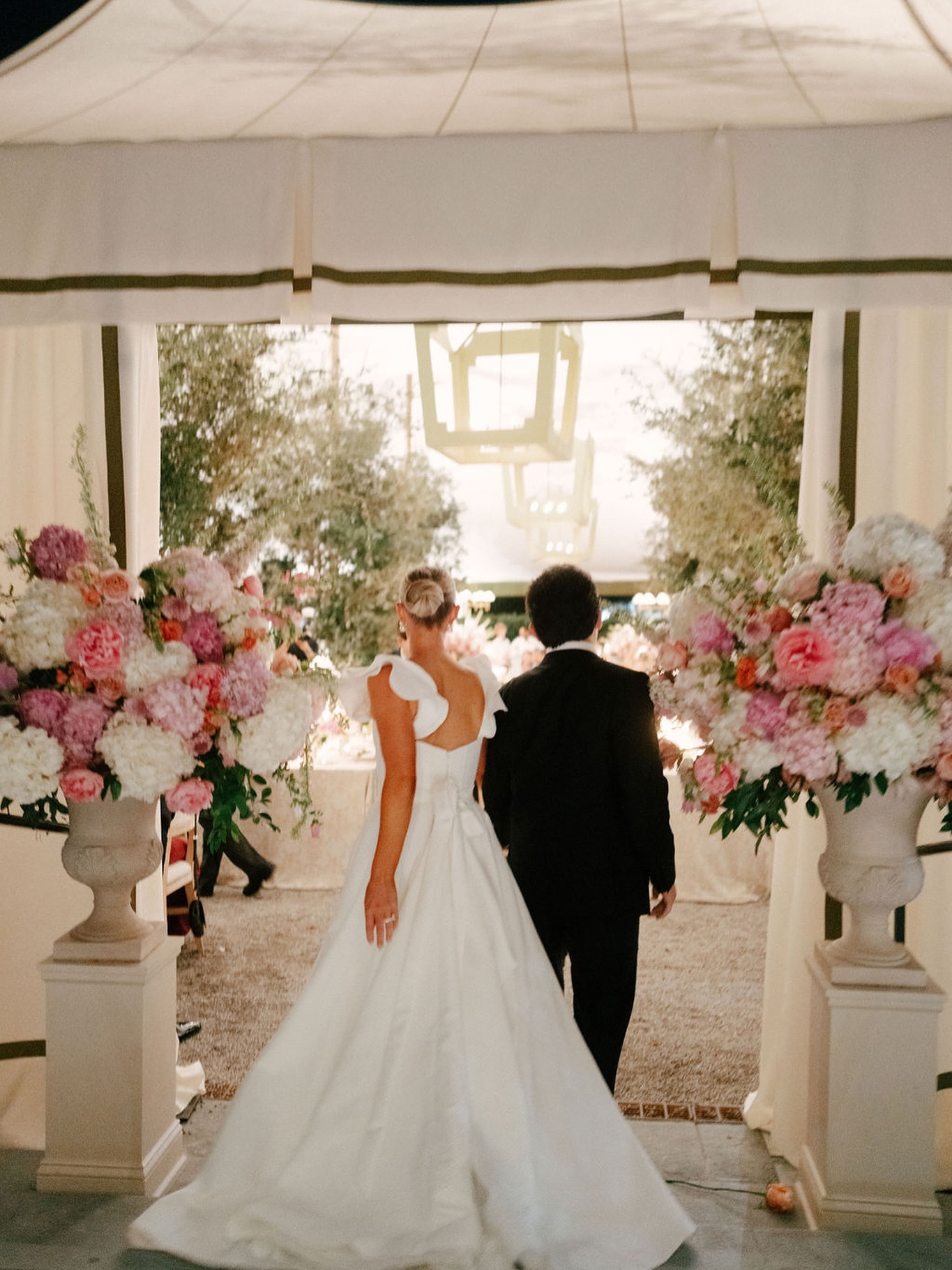 Happy Anniversary you two!
.
📸 @annerhettphotography