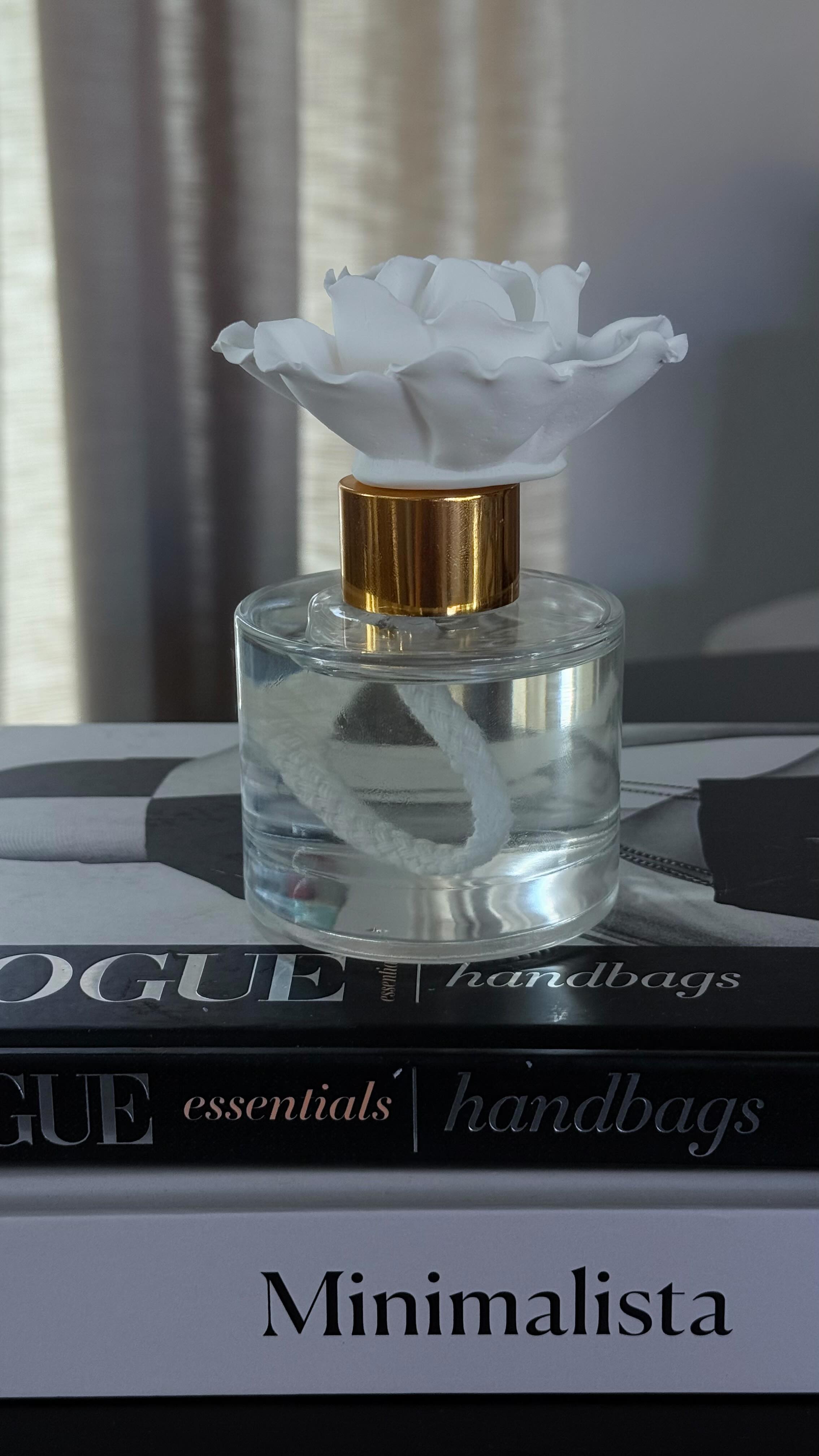 New release 🤍
Our Lavender & Vanilla reed diffuser is here!
A delicate and charming way to scent your space. The fragrance blends the calming touch of lavender with the warm sweetness of vanilla, filling your home with a cozy atmosphere 🤍
Now available on our website.
#giftideas #aesthetic #homedecor #handmade #candles #reeddiffuser #christmas #christmasideas #partyfavors